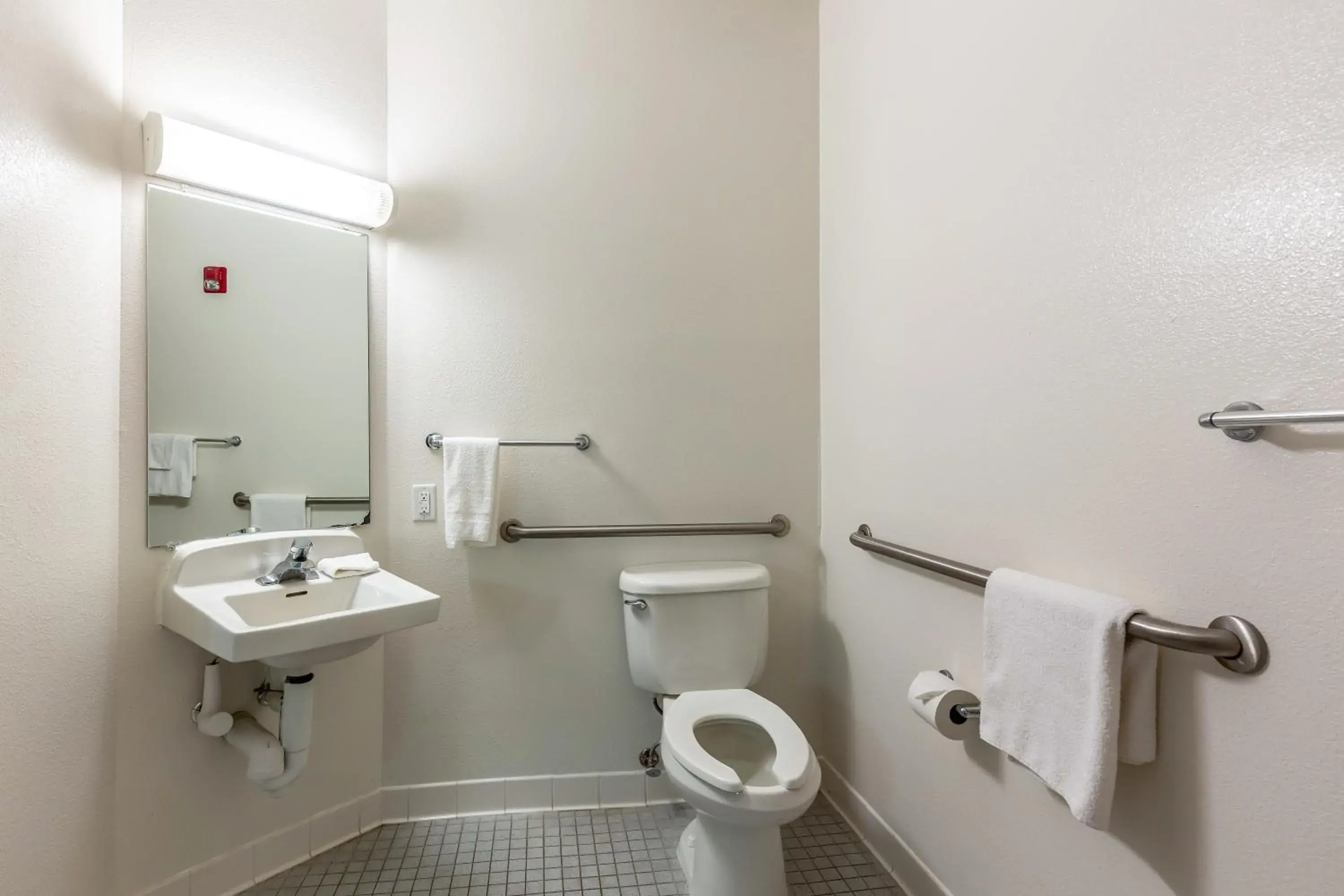 Bathroom in Motel 6-Caseyville, IL - Caseyville Il