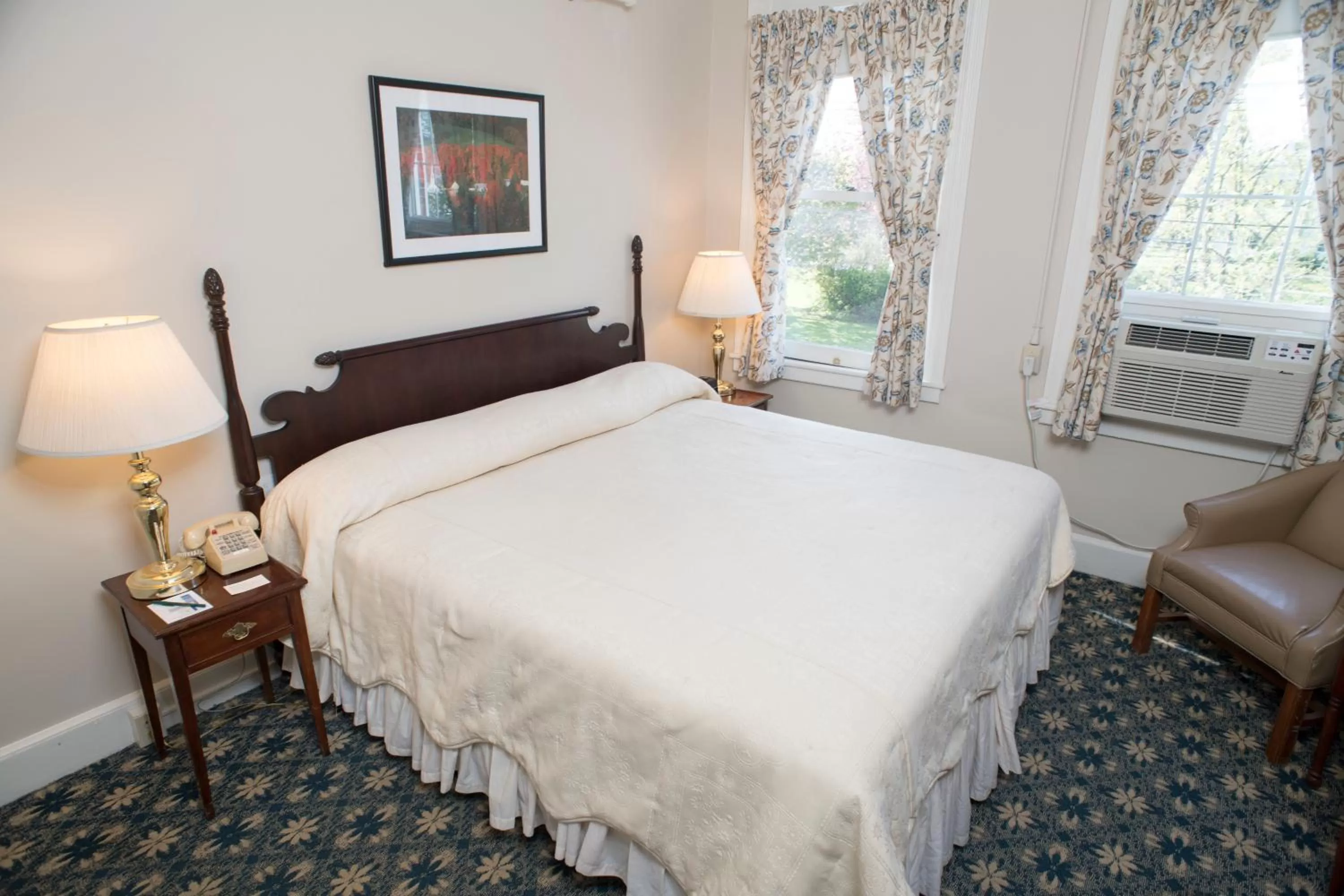 Bedroom, Bed in Middlebury Inn