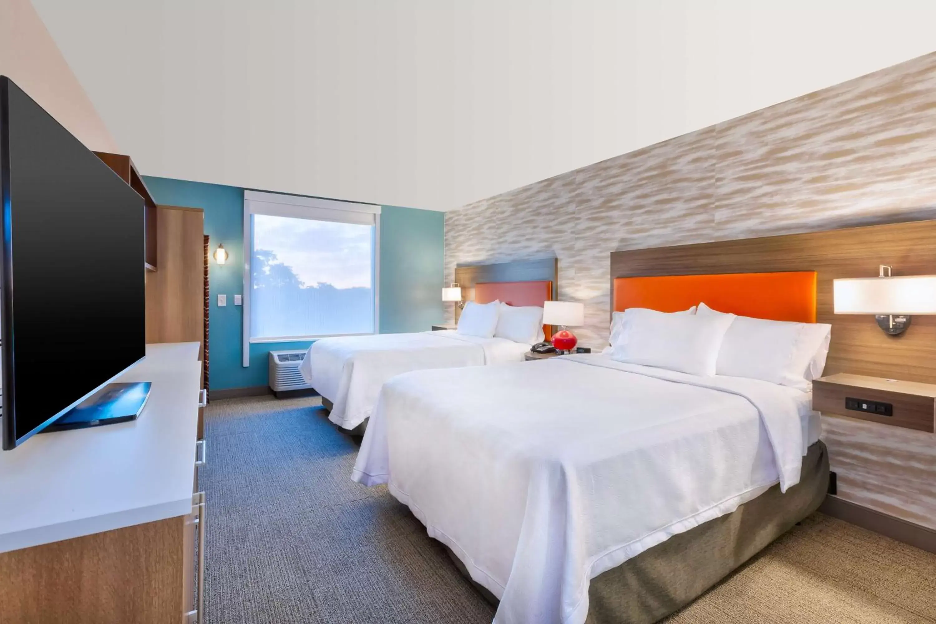 Bedroom, Bed in Home2 Suites By Hilton Battle Creek, Mi