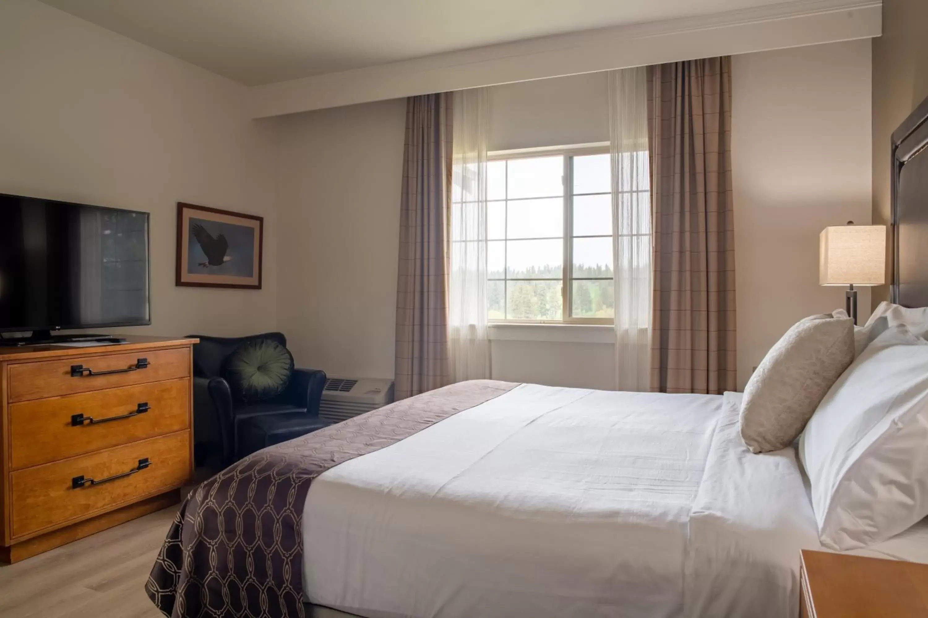 Bed in Running Y Ranch Golf & Spa Resort Bed in Running Y Ranch Golf & Spa Resort