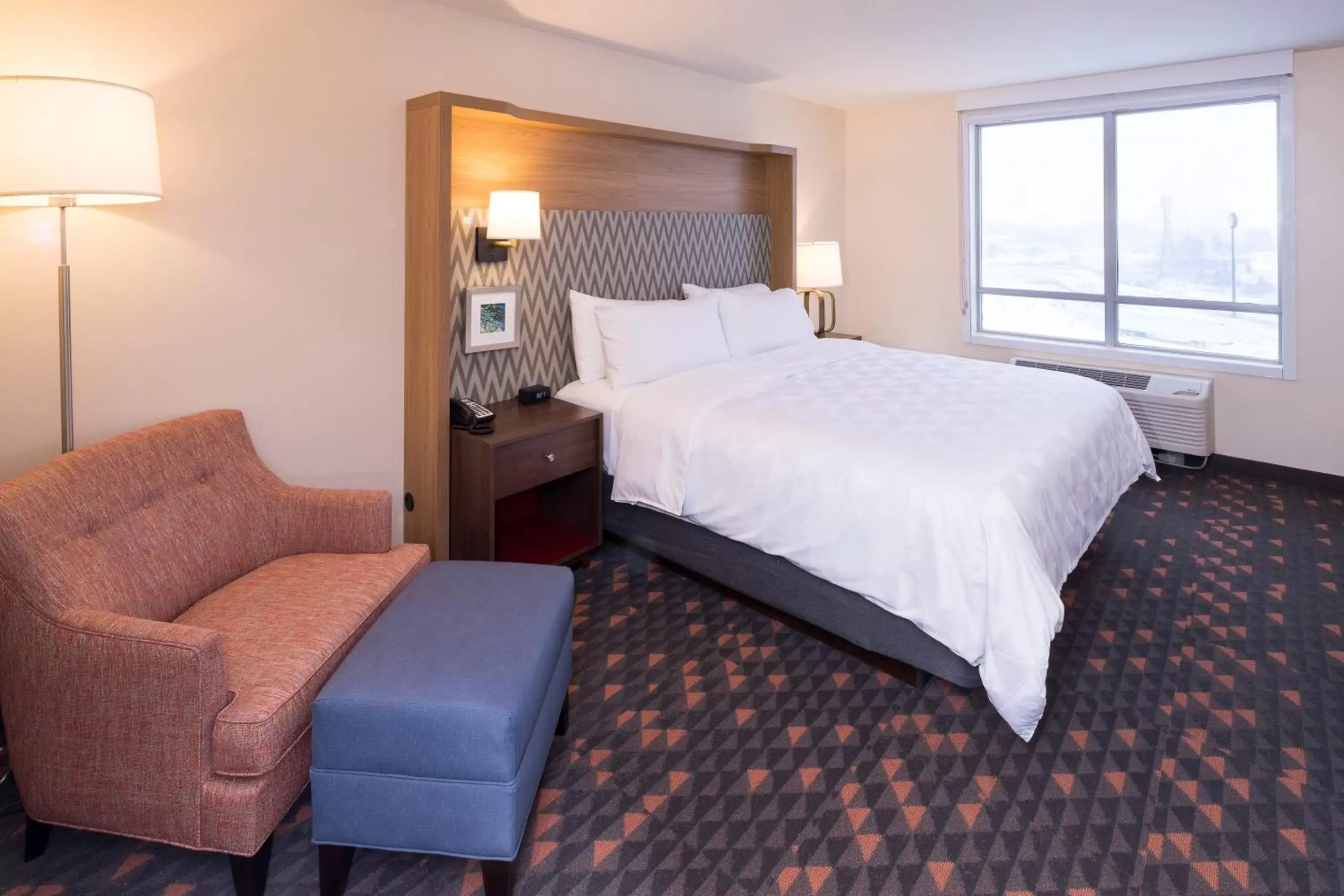 Photo of the whole room, Bed in Holiday Inn - Kalamazoo West, an IHG Hotel