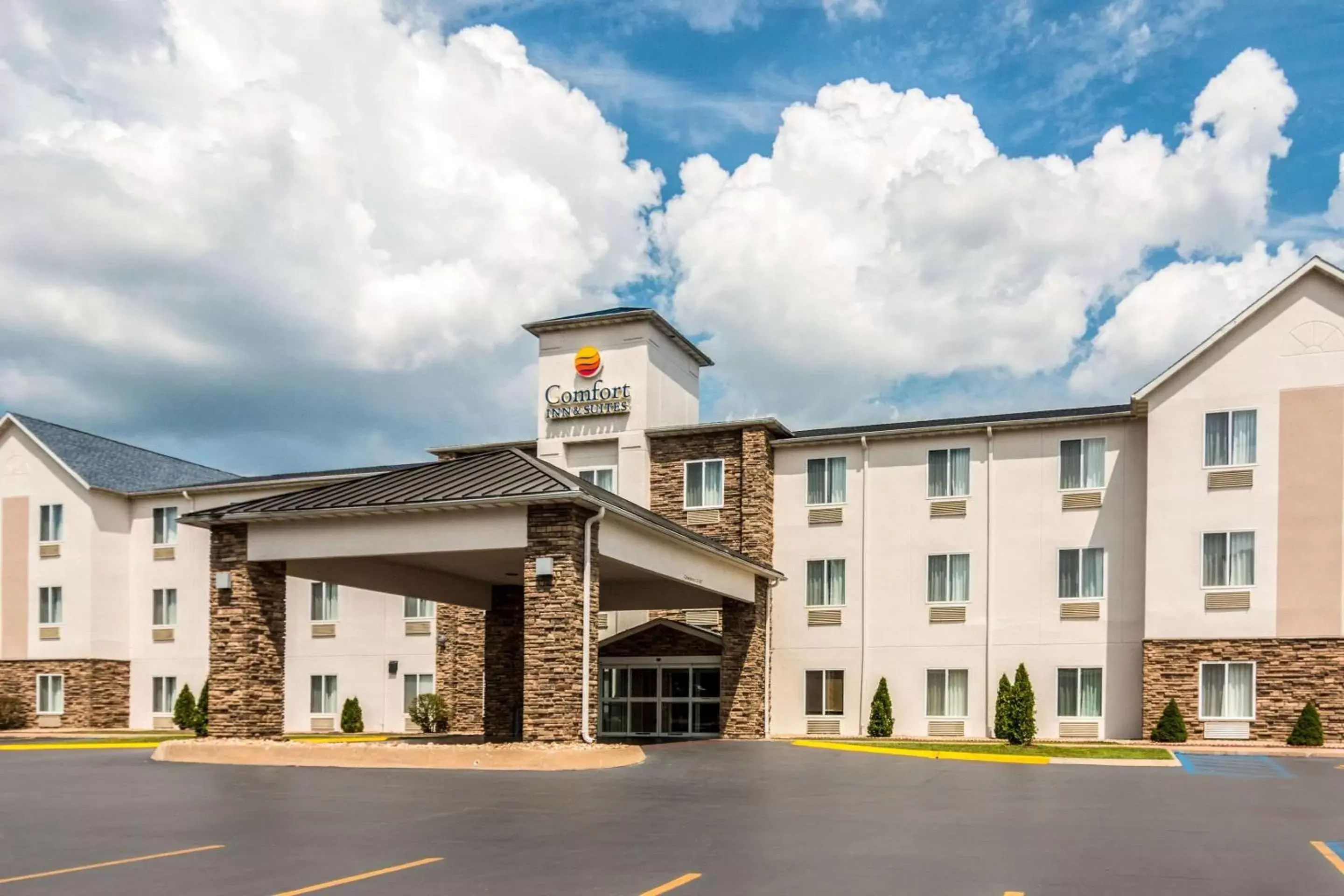 Property building in Comfort Inn & Suites - Hannibal Property building in Comfort Inn & Suites - Hannibal