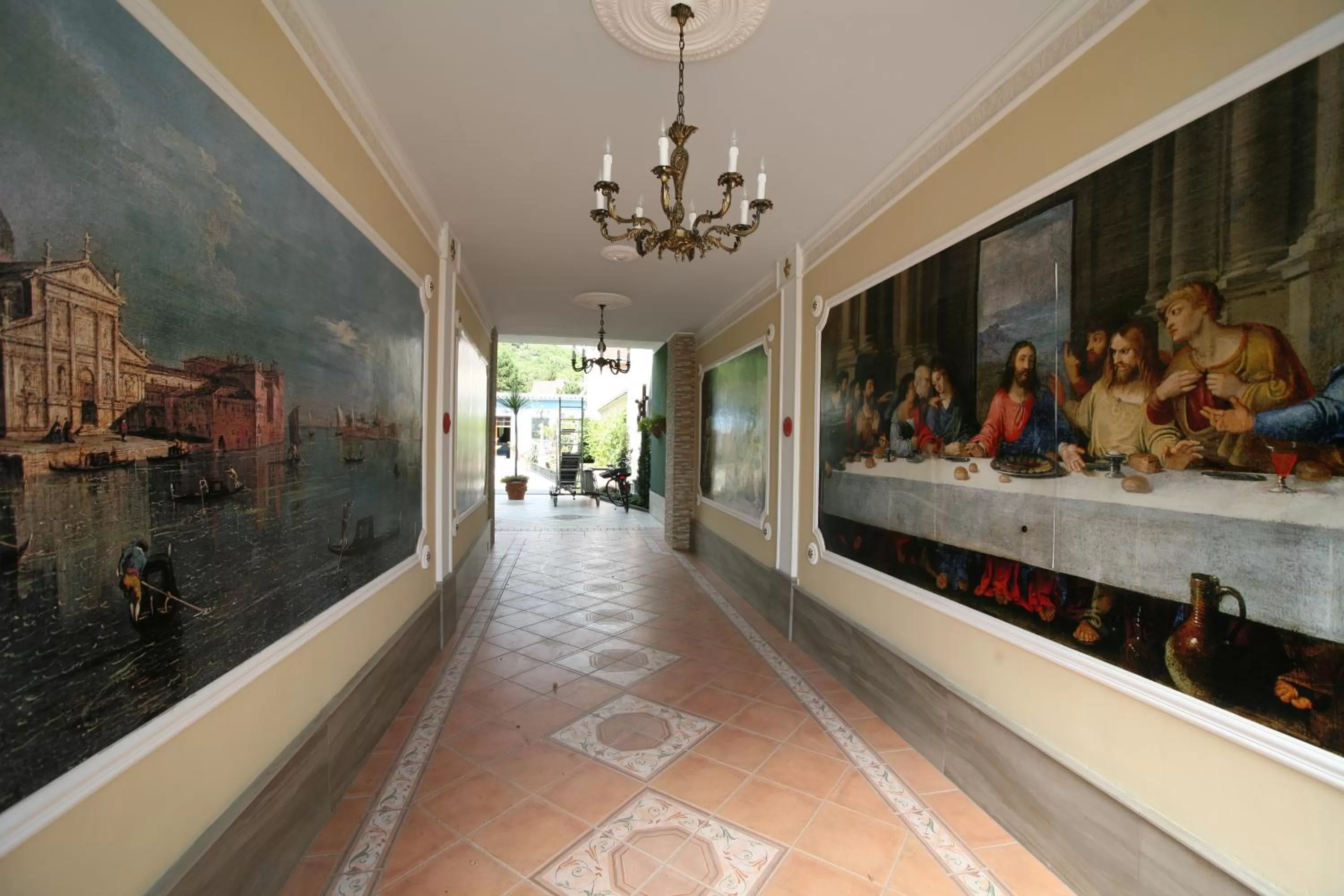 Decorative detail in Villa-Angelina