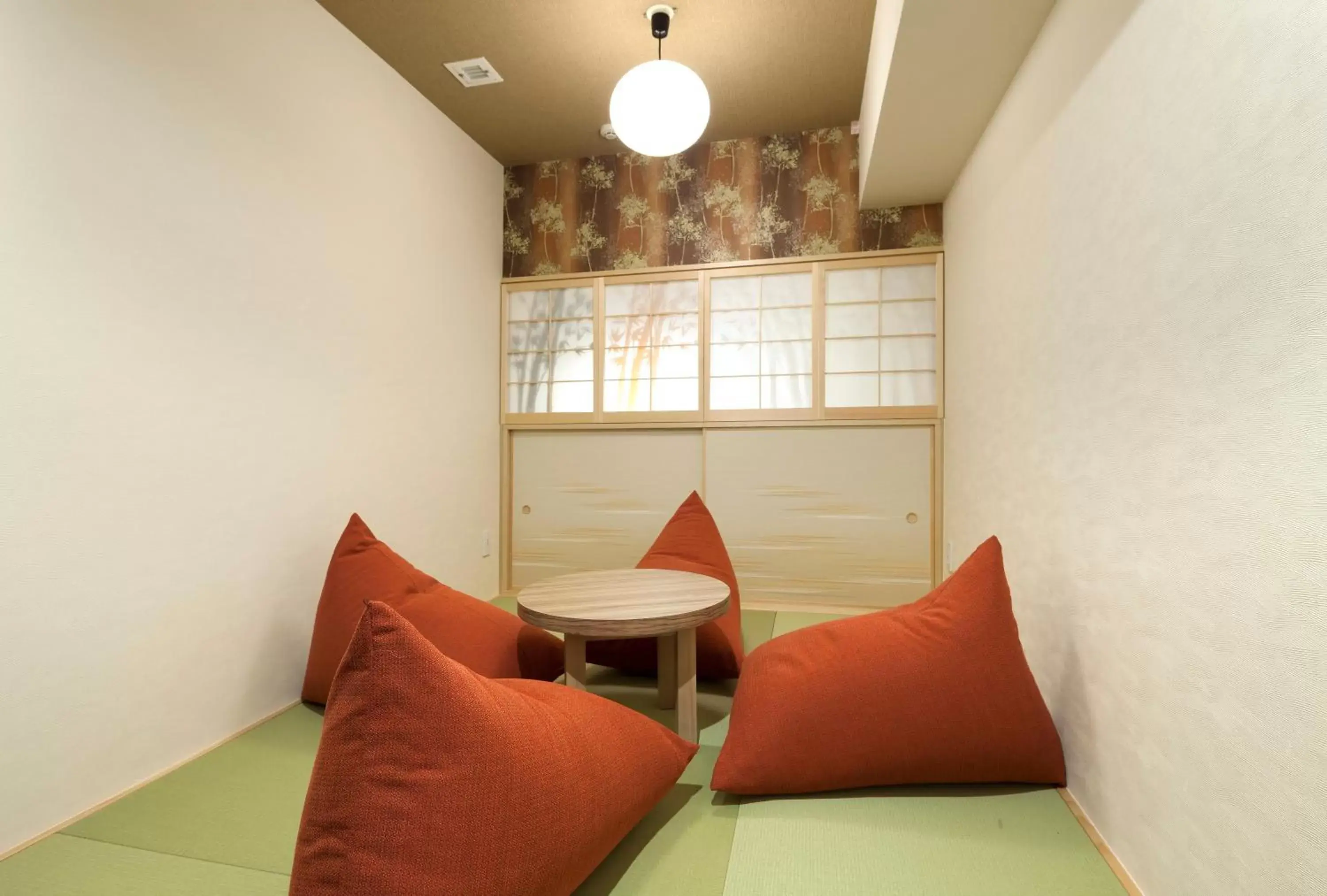 Photo of the whole room, Seating Area in Hundred Stay Tokyo Shinjuku