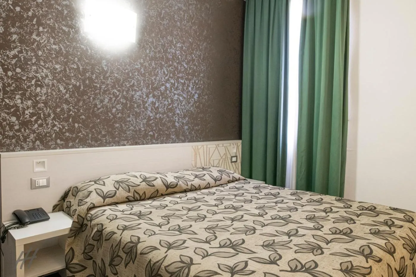 Bed in Hotel Holiday- Alla Finestrella