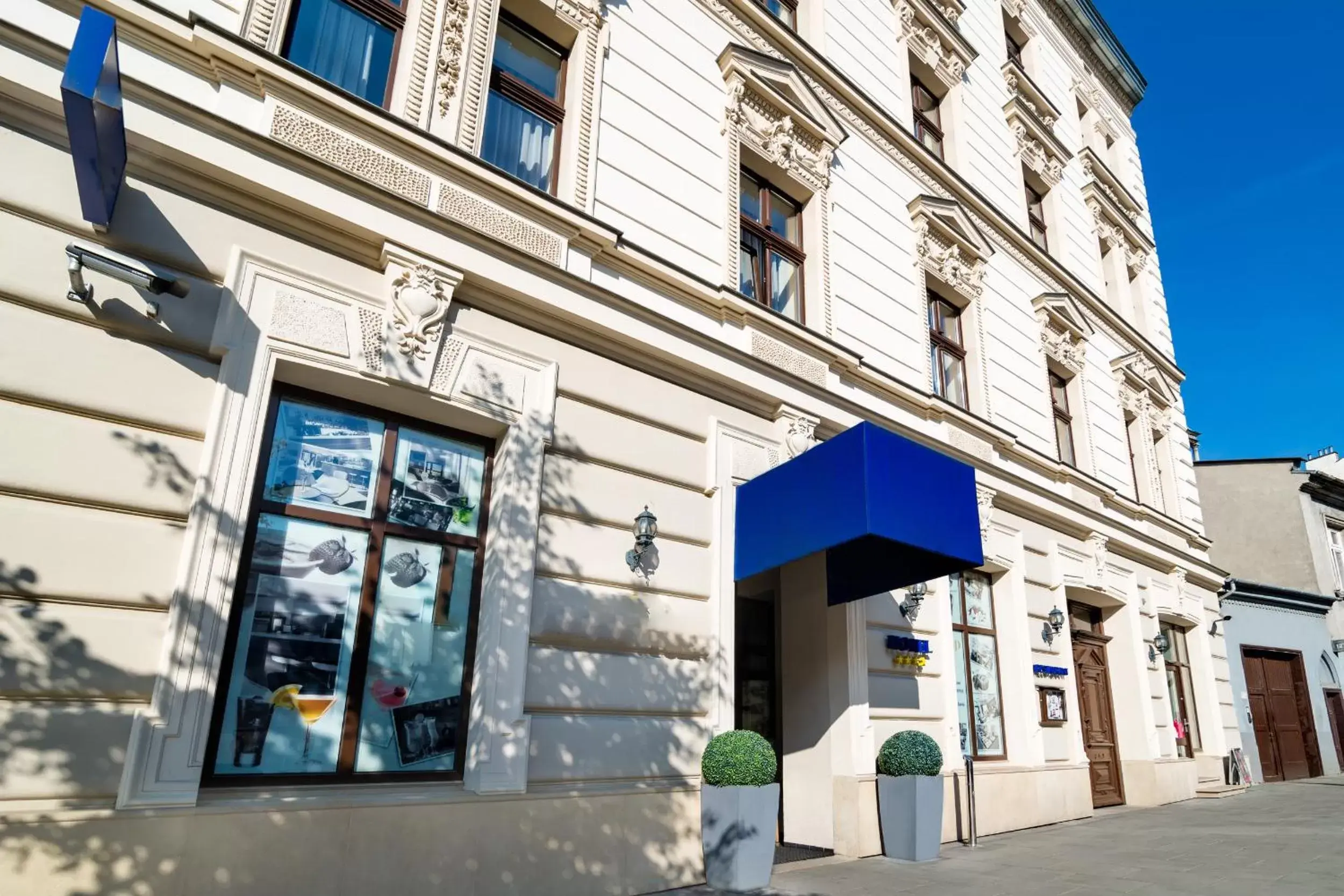 Facade/entrance, Property Building in Golden Tulip Krakow City Center