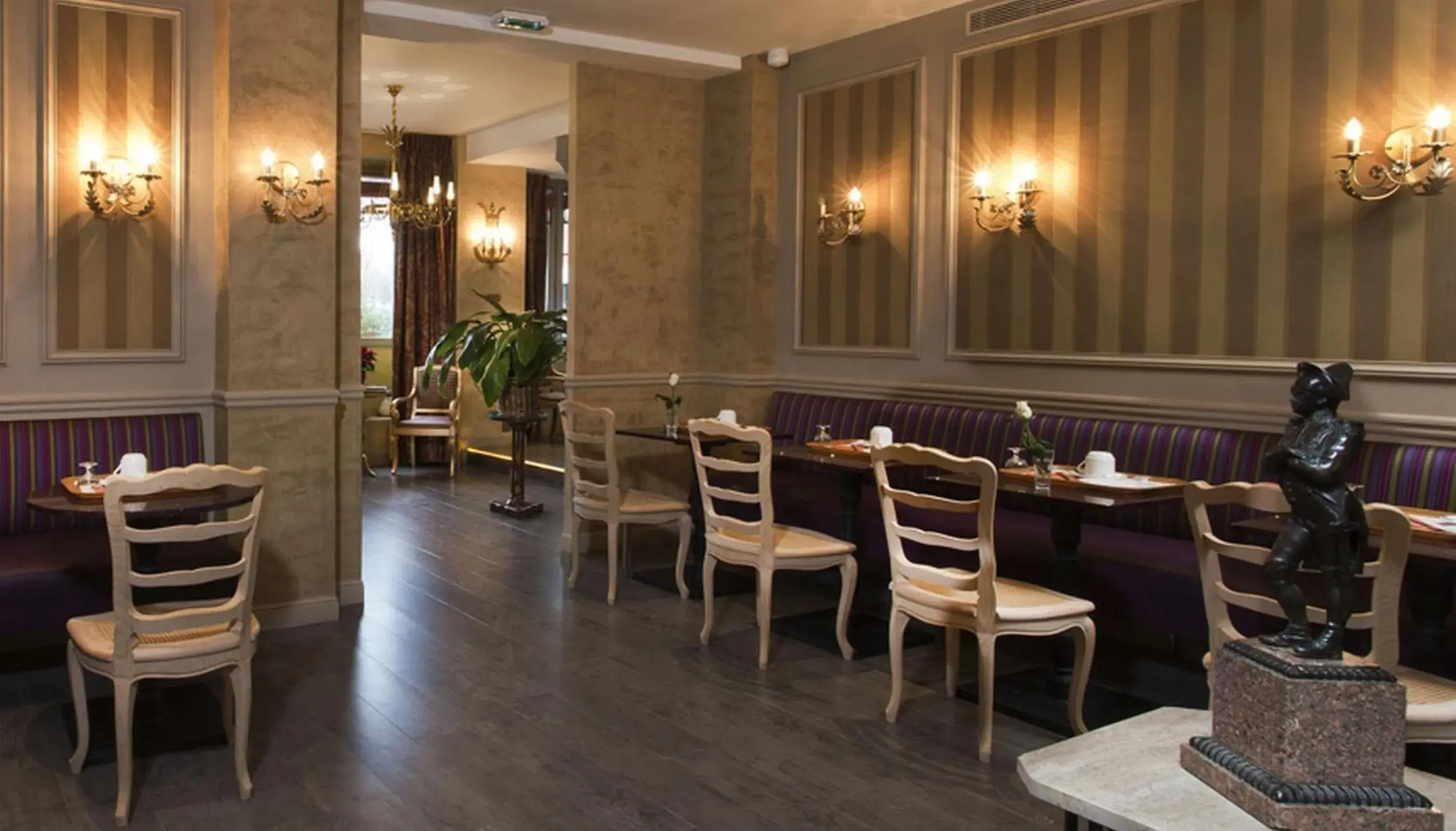 Restaurant/Places to Eat in Hotel de L'Empereur by Malone
