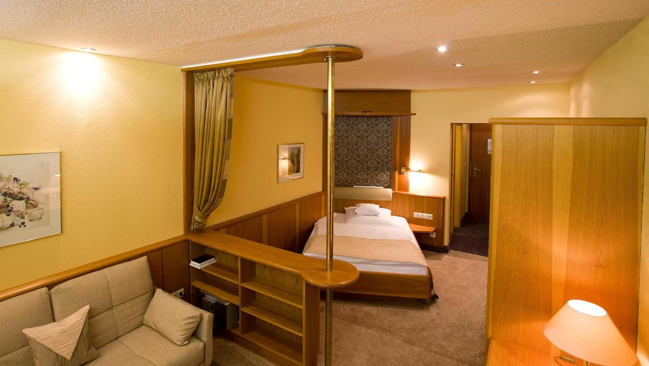 Bedroom, Bed in Wellness-& Nationalpark Hotel Schliffkopf, BWSC