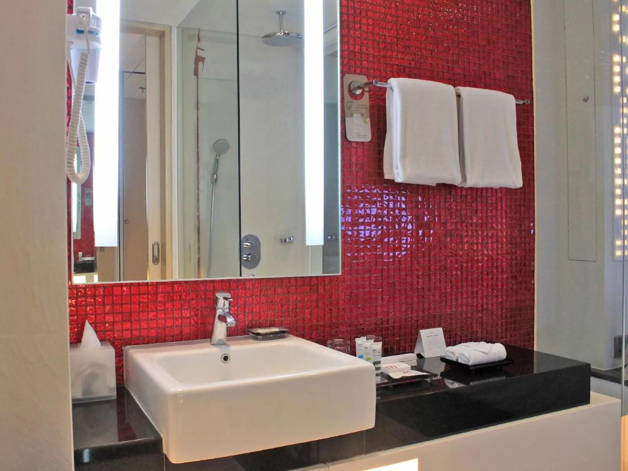Bathroom in Mercure Jakarta Simatupang