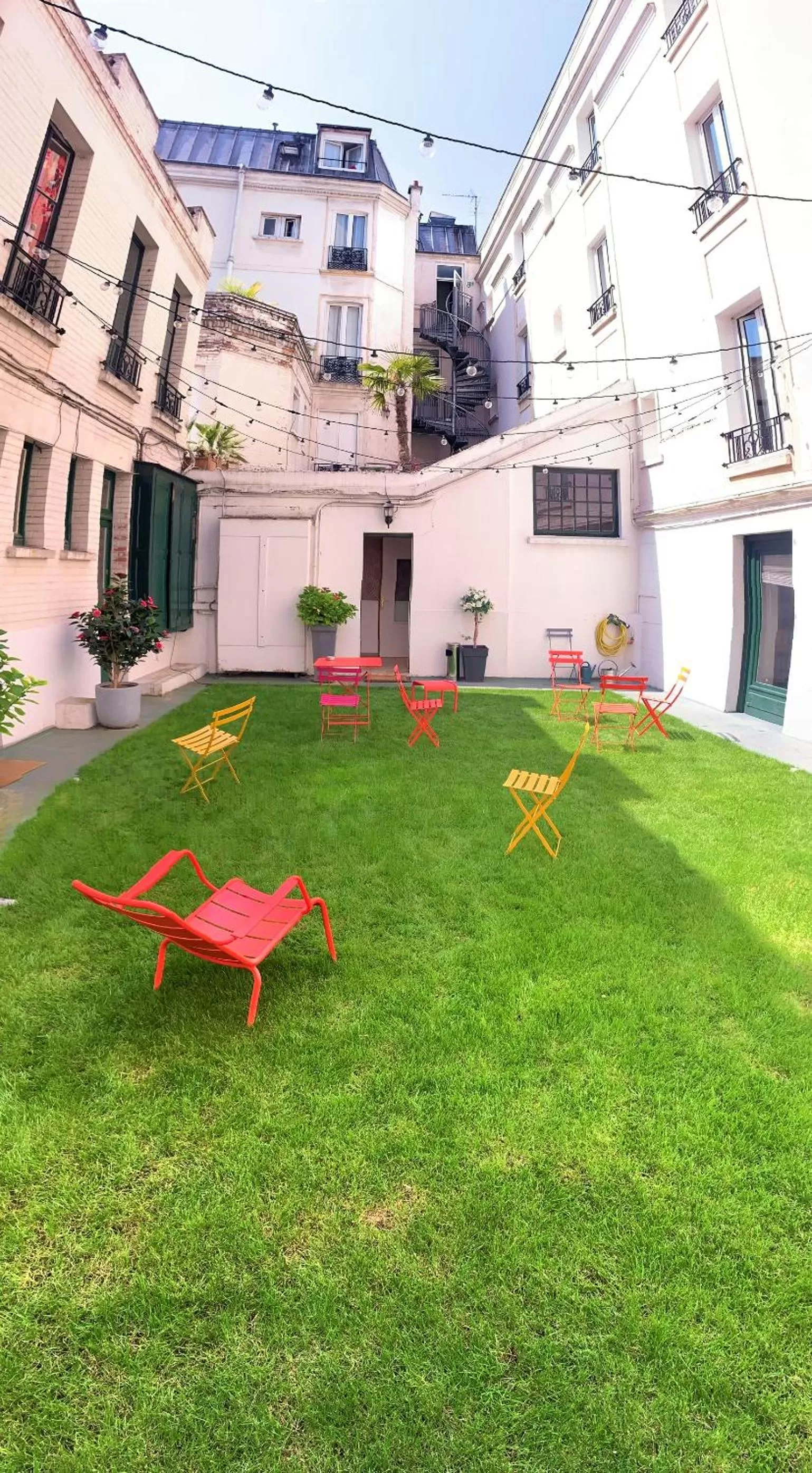 Patio in Hôtel des Batignolles