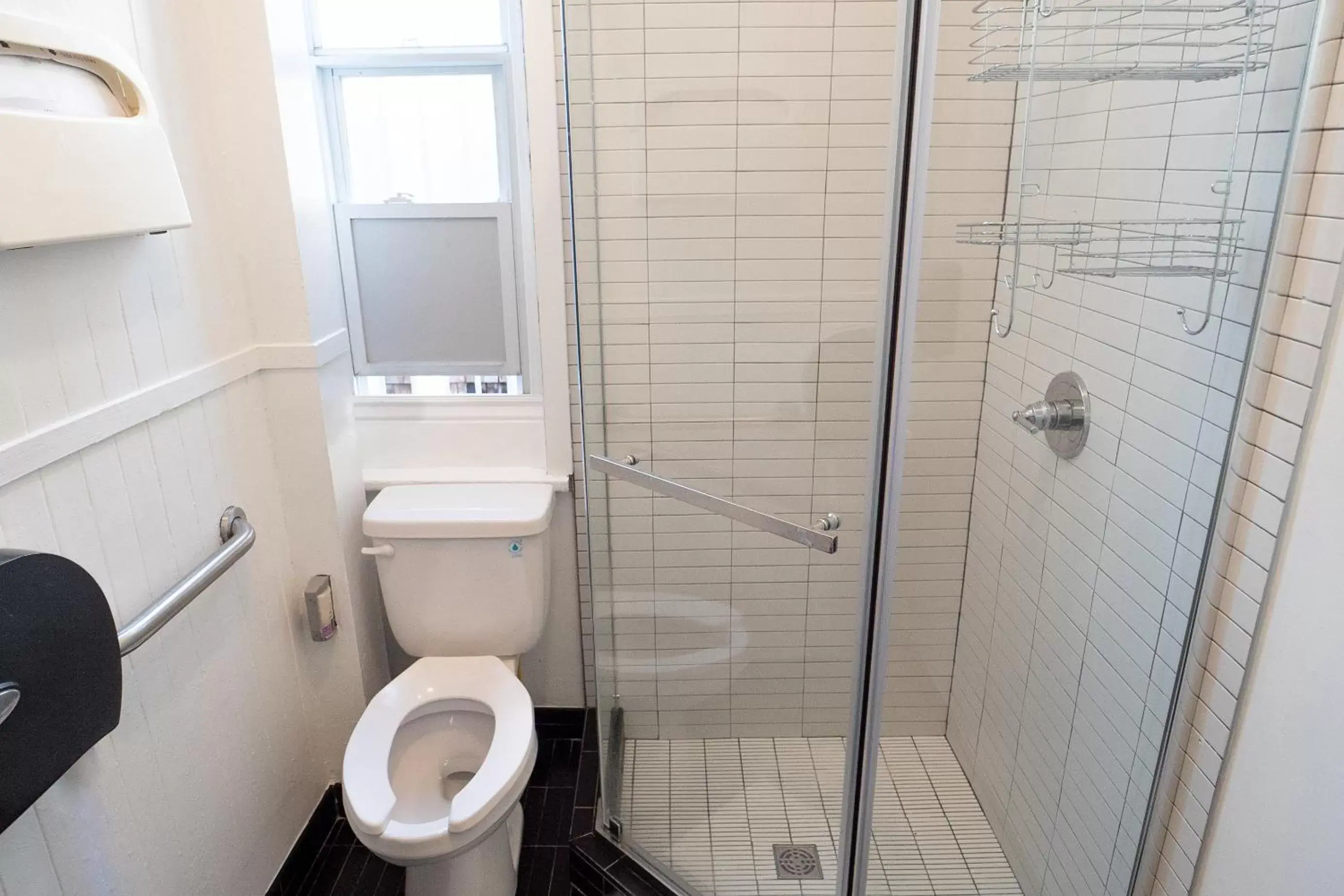 Shower, Bathroom in Music City Hotel - Home of the San Francisco Music Hall of Fame