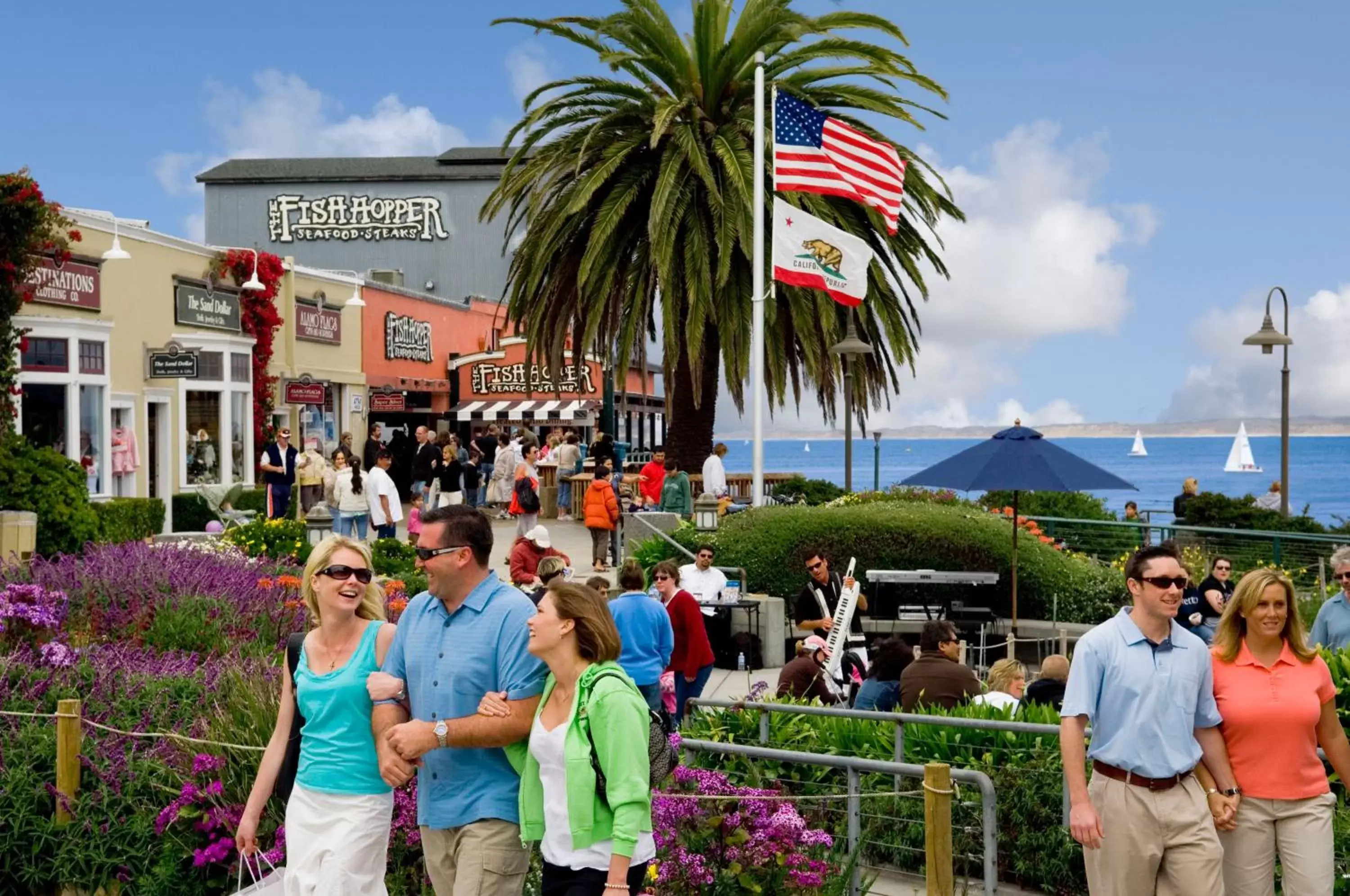 Area and facilities in Monterey Bay Inn