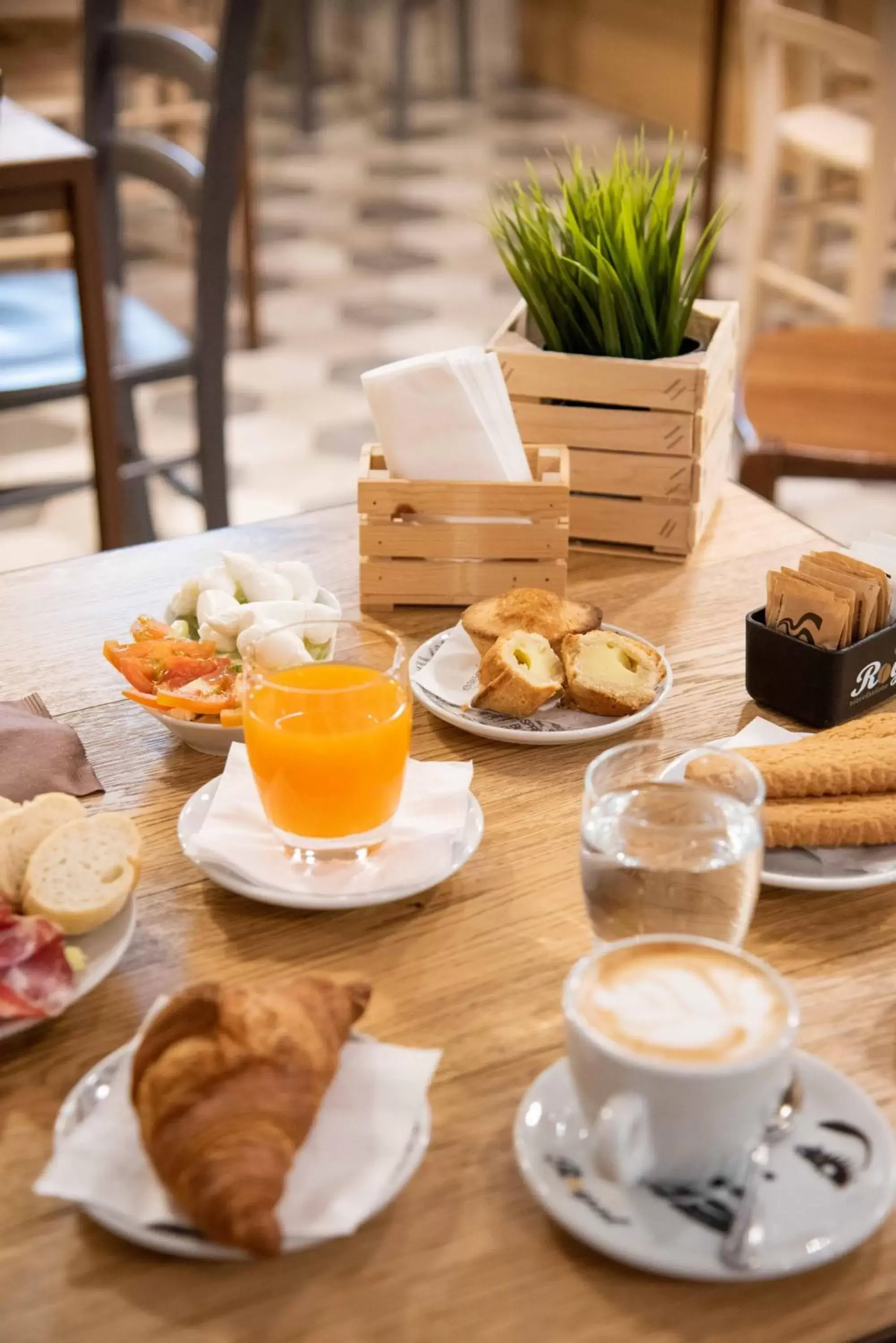 Breakfast in Perlage Suite Luxury B&B - Amazing view of Trulli