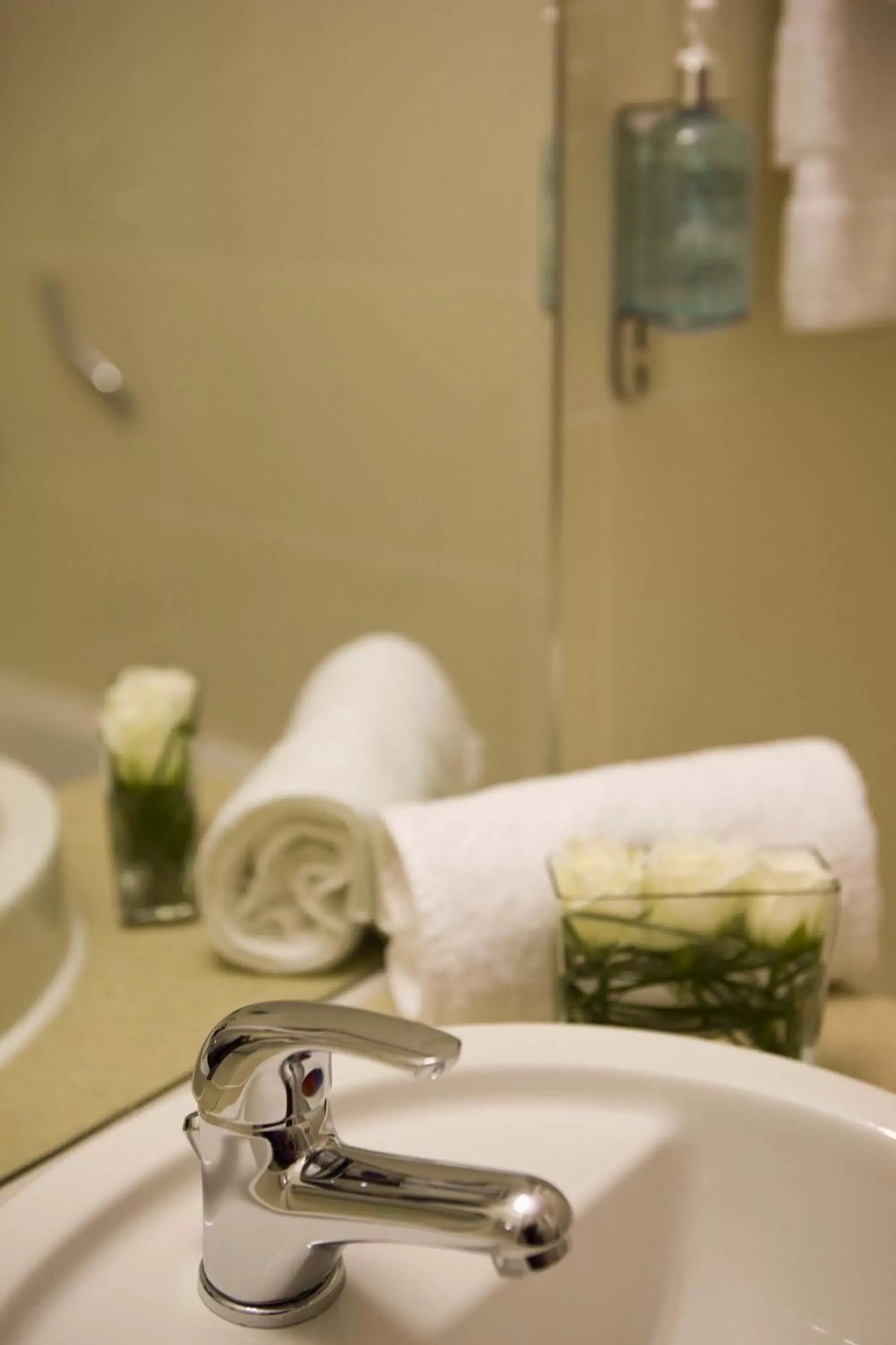 Bathroom in Leonardo Hotel Liverpool - formerly Jurys Inn