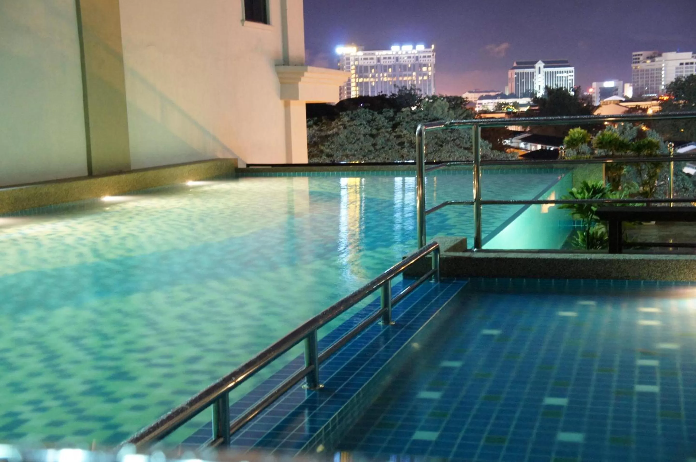Swimming pool in Kinta Riverfront Hotel & Suites