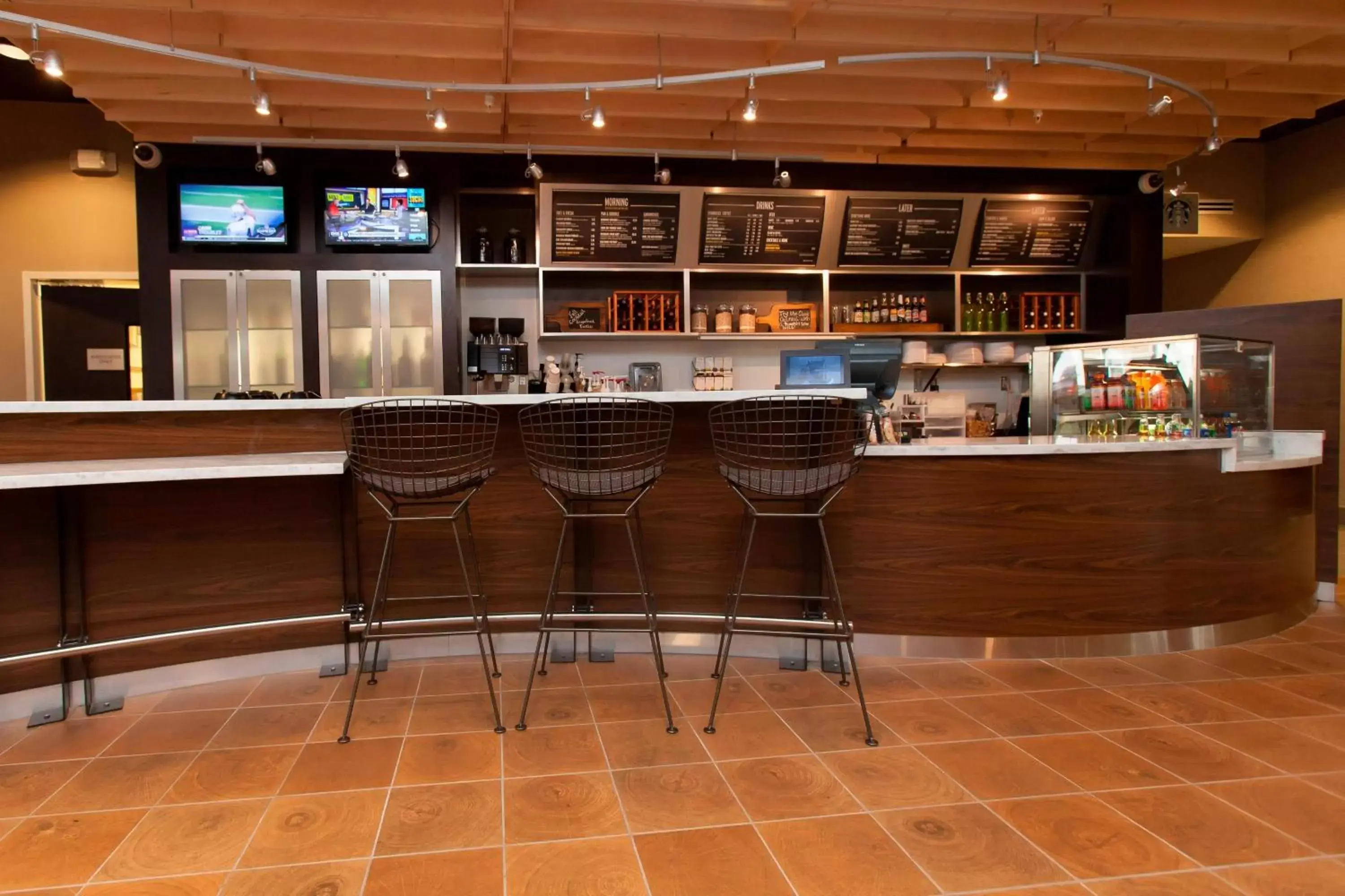 Restaurant/places to eat in Courtyard by Marriott Houston Springwoods Village