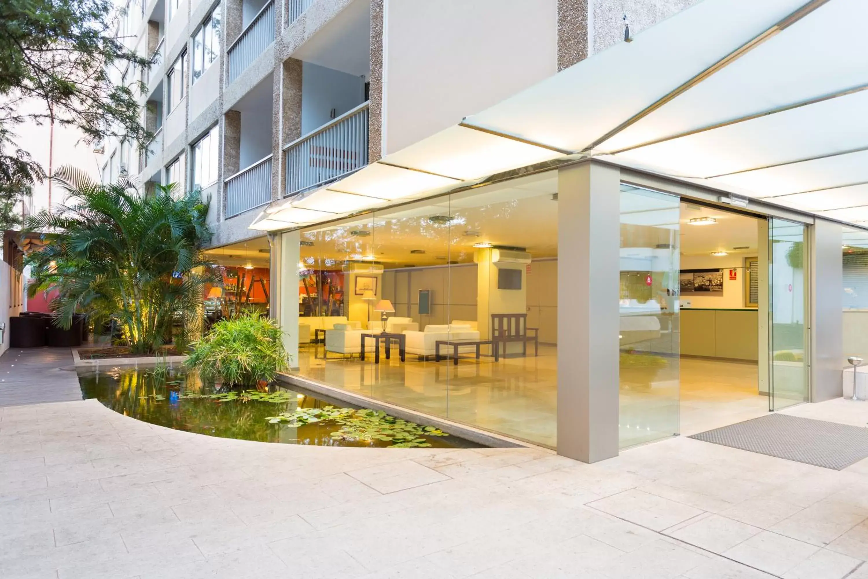 Facade/entrance in Hotel Colon Rambla