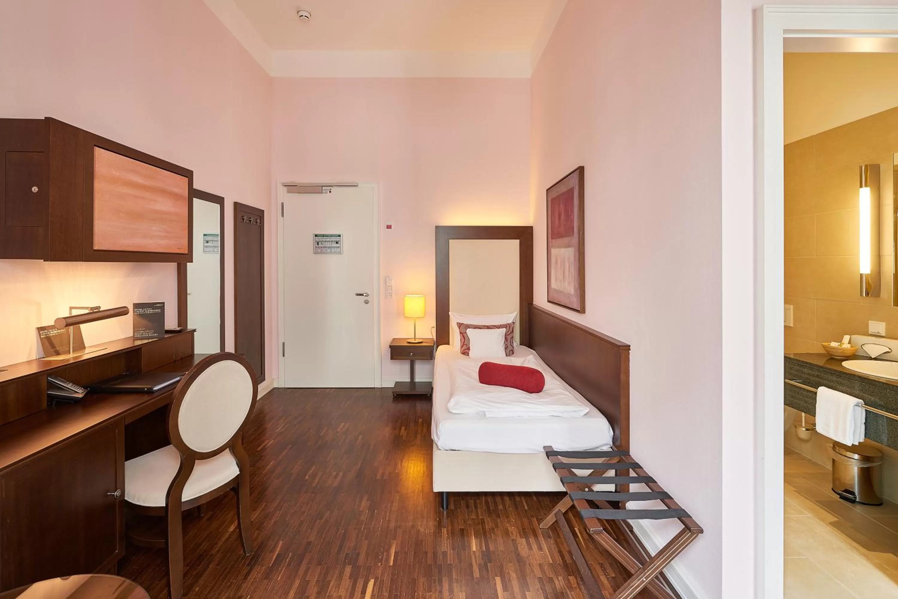 Photo of the whole room, Bed in Hotel Elbresidenz an der Therme