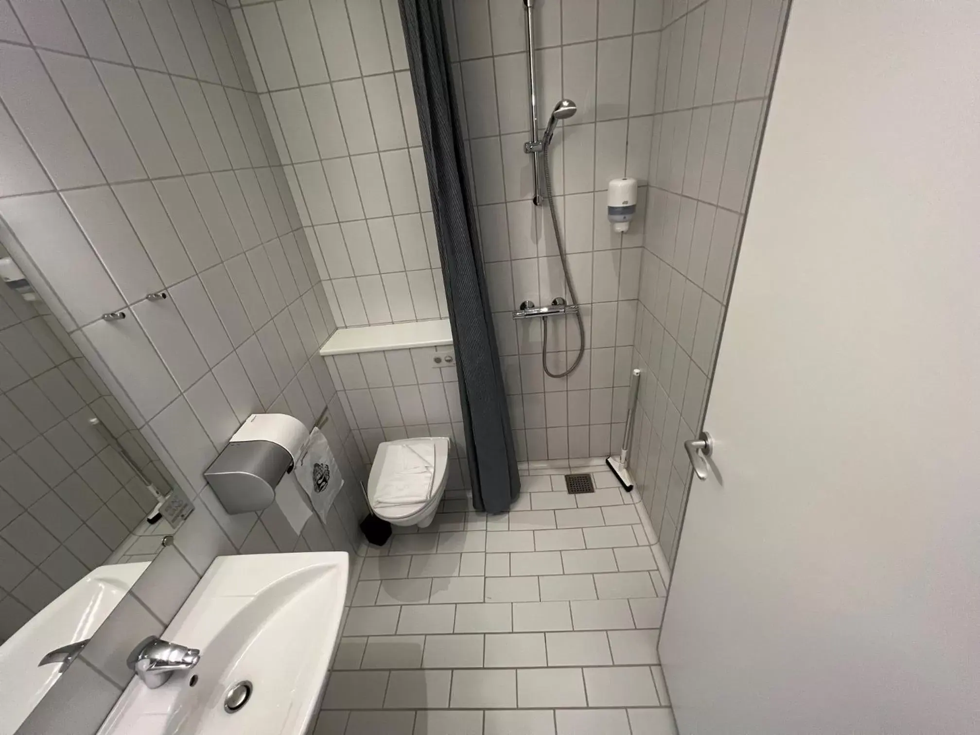 Toilet, Bathroom in Hotel Frederikshavn