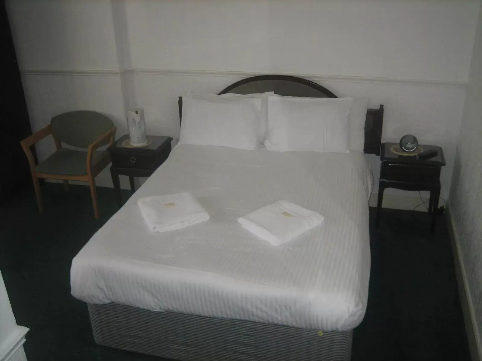 Bed in Murrayfield Park Guest House