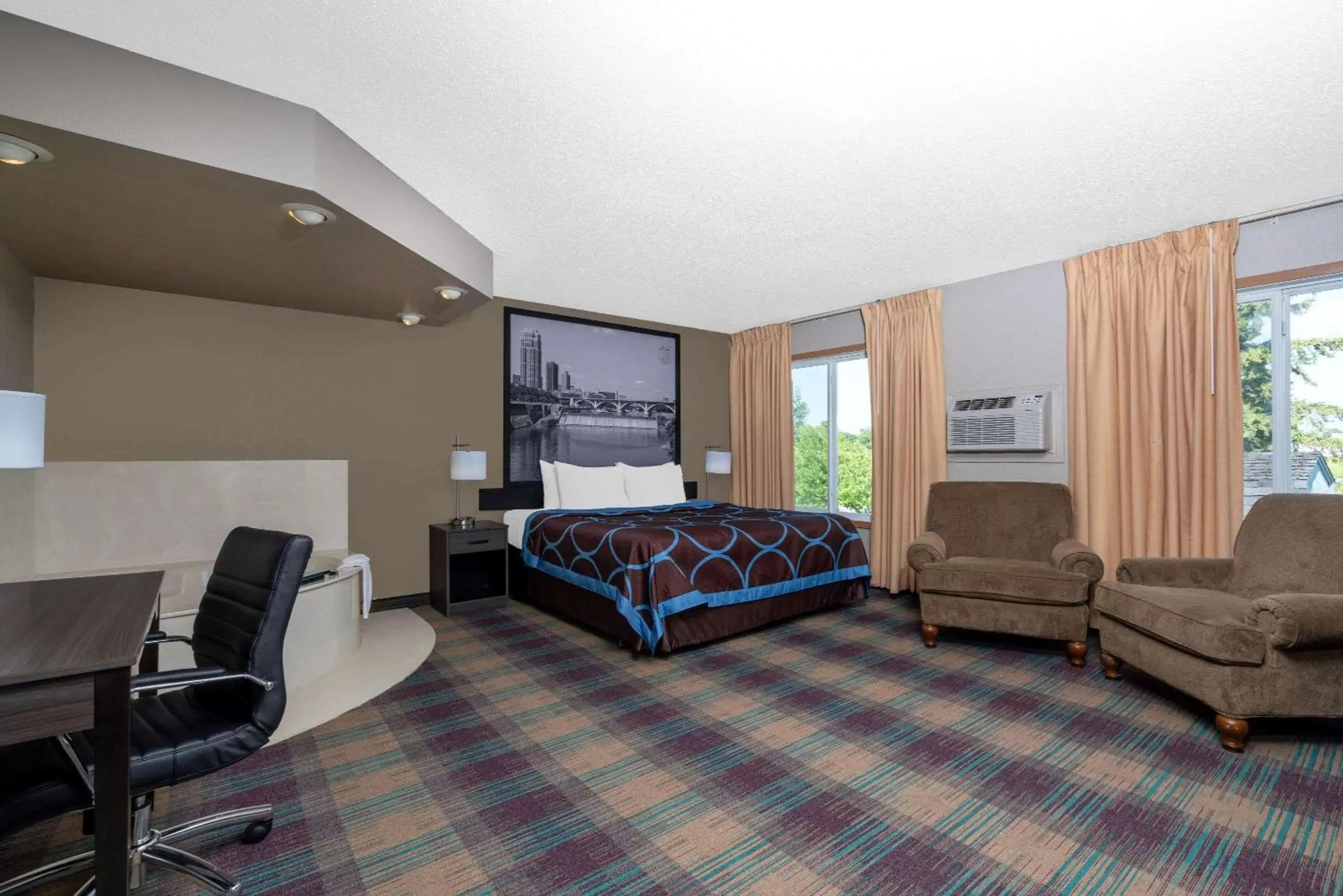 Photo of the whole room, Seating Area in Super 8 by Wyndham Glenwood