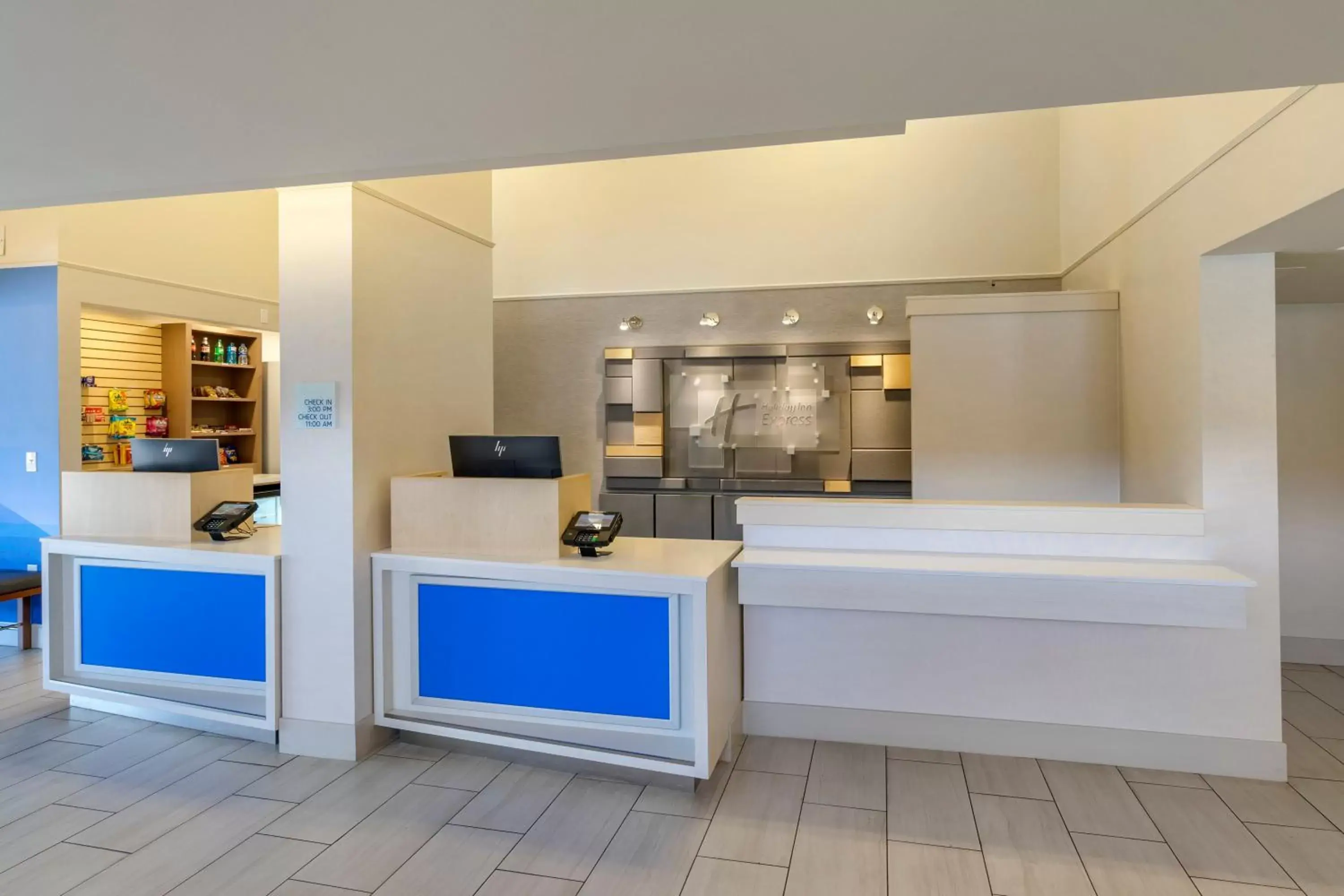 Property building, Lobby/Reception in Holiday Inn Express Cape Coral-Fort Myers Area, an IHG Hotel
