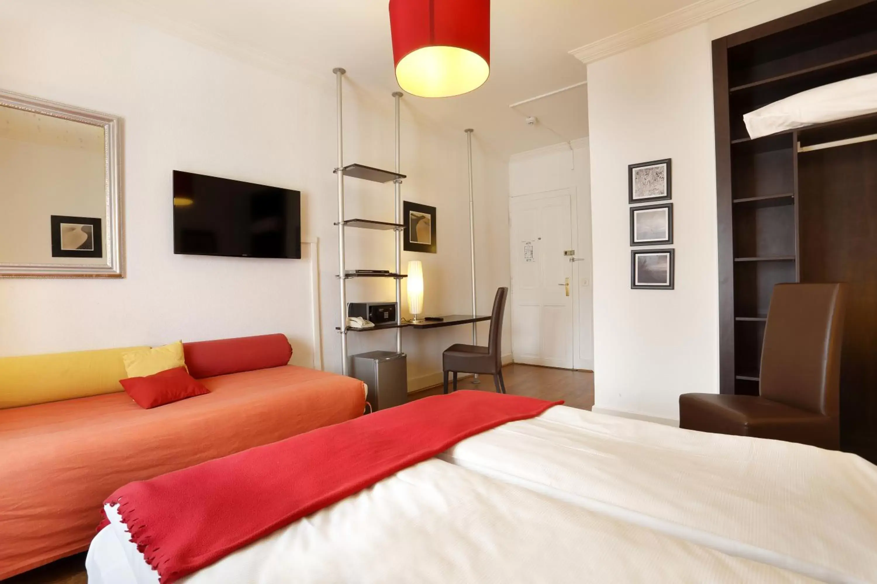 Studio (3 Adults) in Hotel Tor Studio (3 Adults) in Hotel Tor