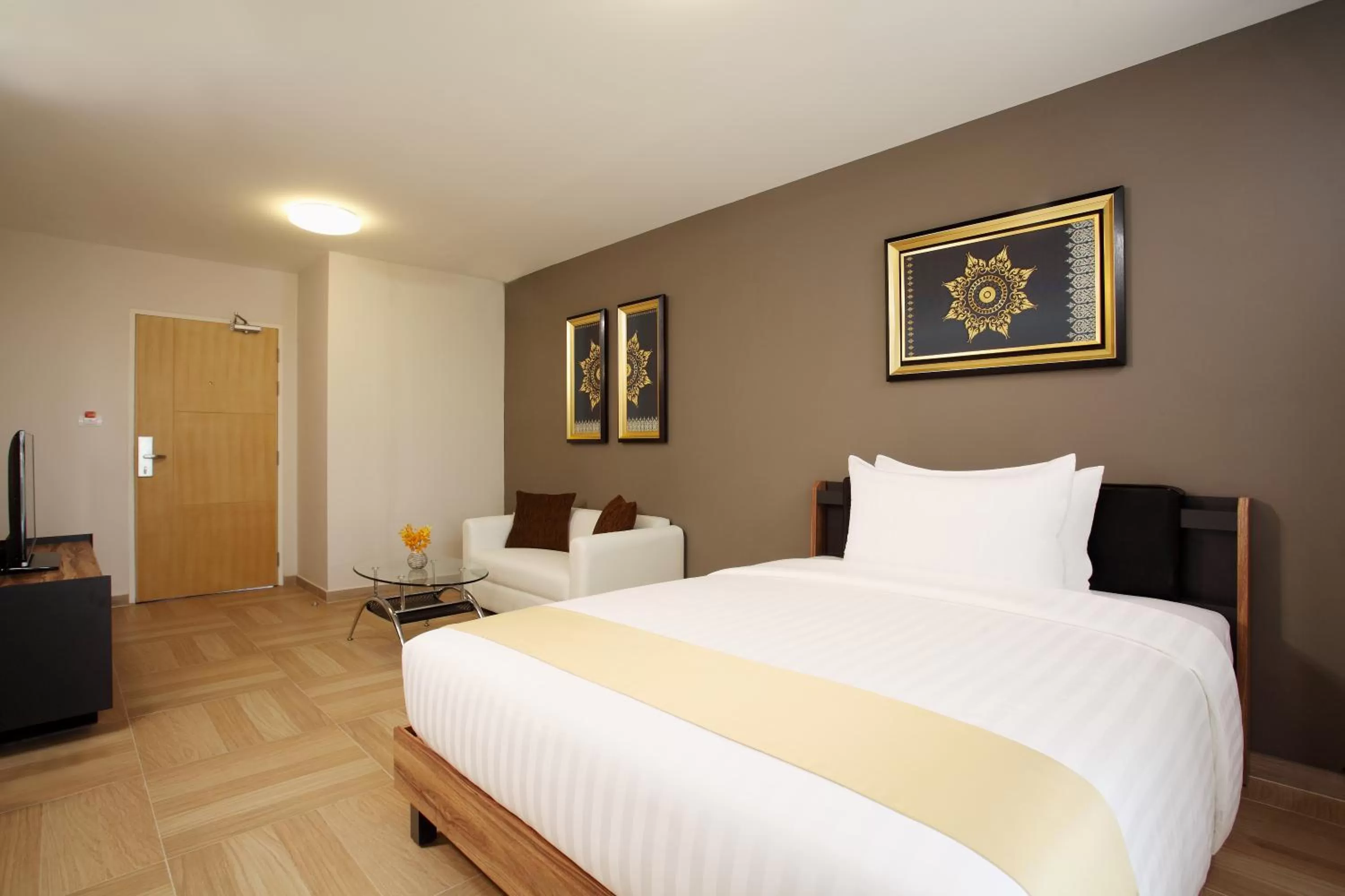 Studio Deluxe Queen in Chiva Bangkok Hotel - SHA Plus