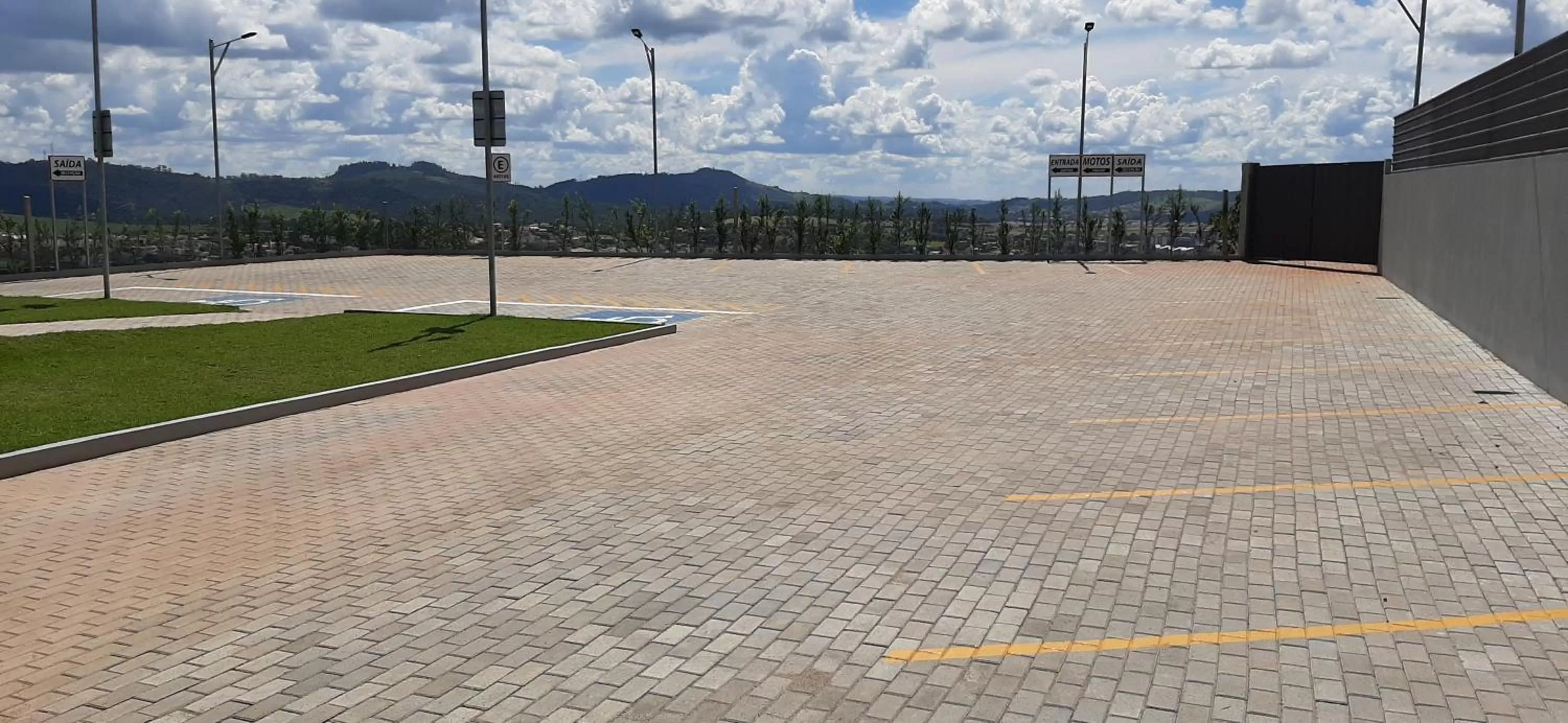 Parking in Green It Motel & Hotel