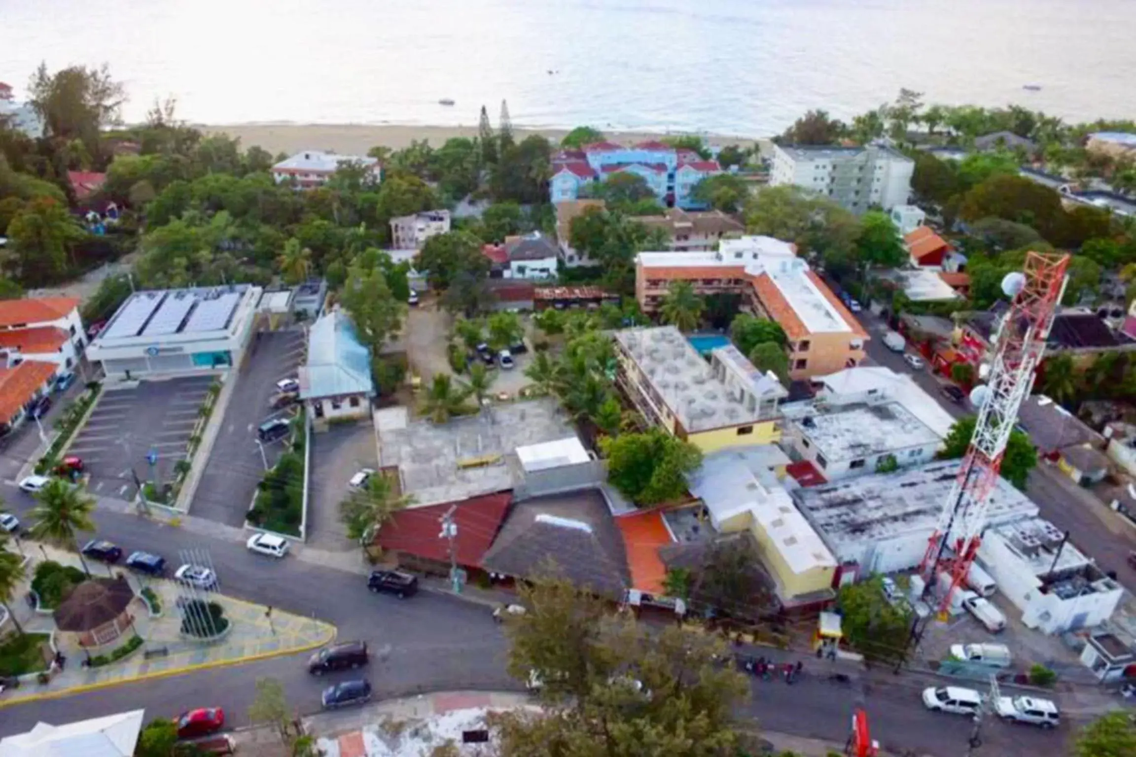 Restaurant/places to eat, Bird's-eye View in Sosua Inn Hotel