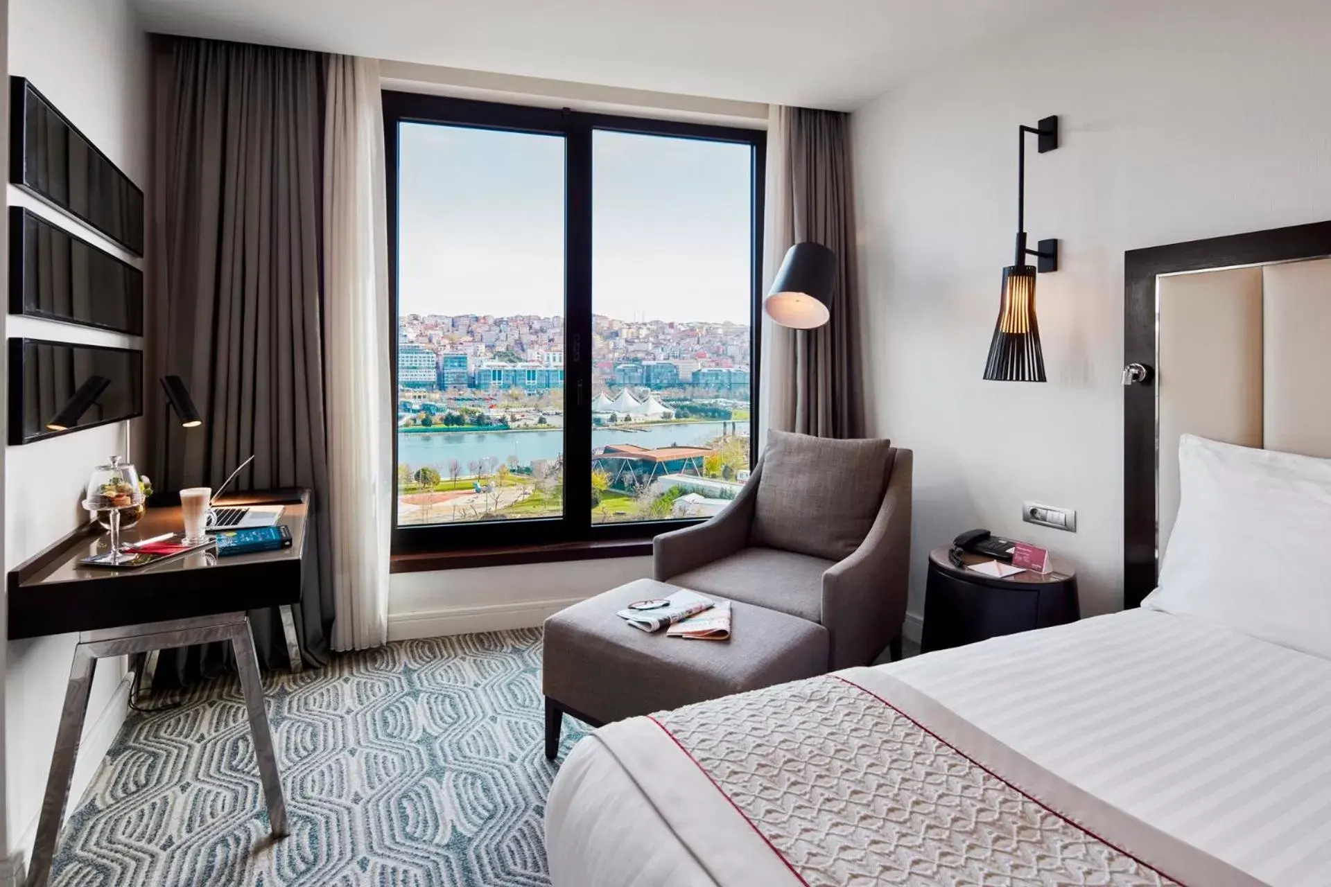 Photo of the whole room in Mövenpick Istanbul Hotel Golden Horn