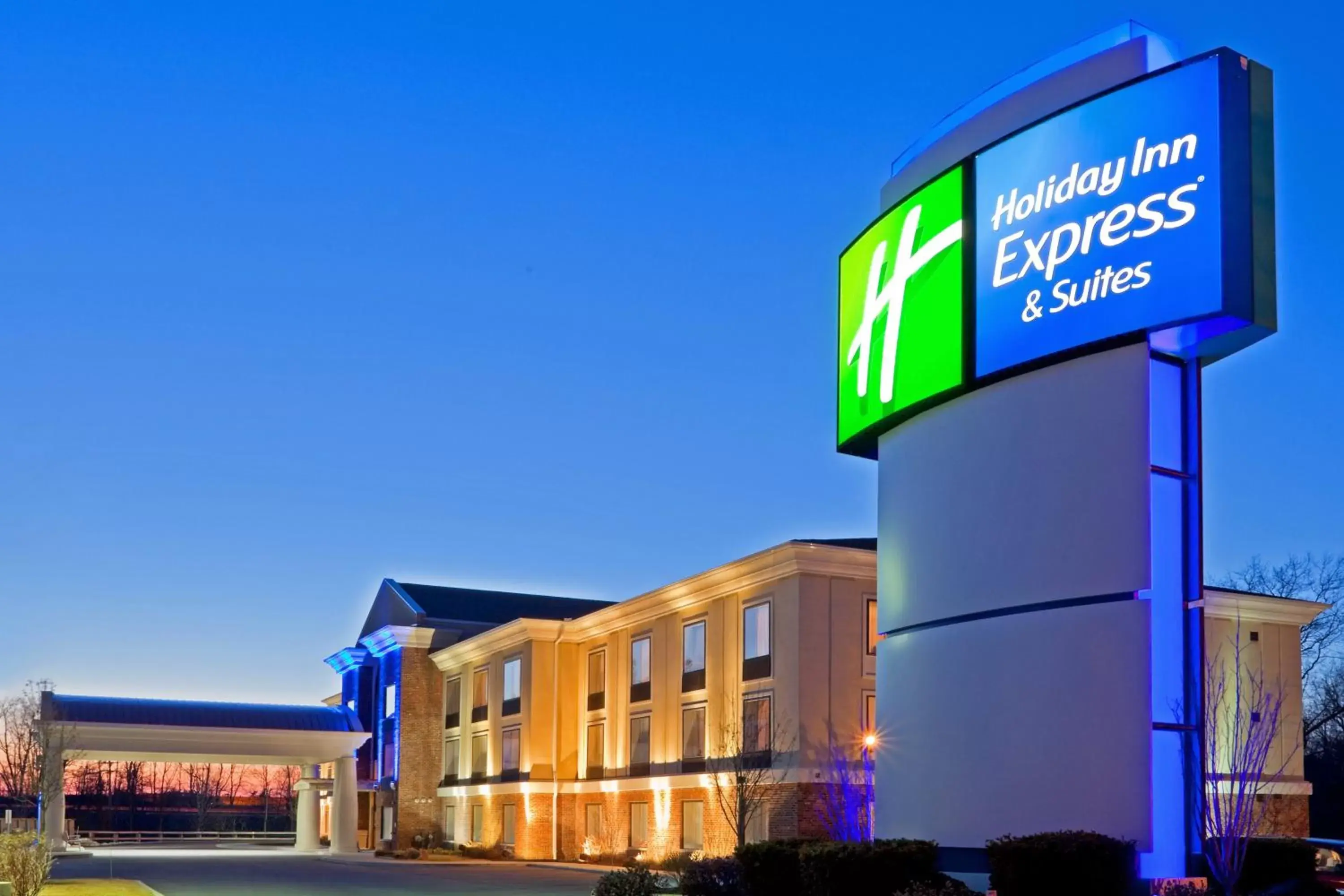 Property Building in Holiday Inn Express Hotel & Suites Clifton Park, an IHG Hotel