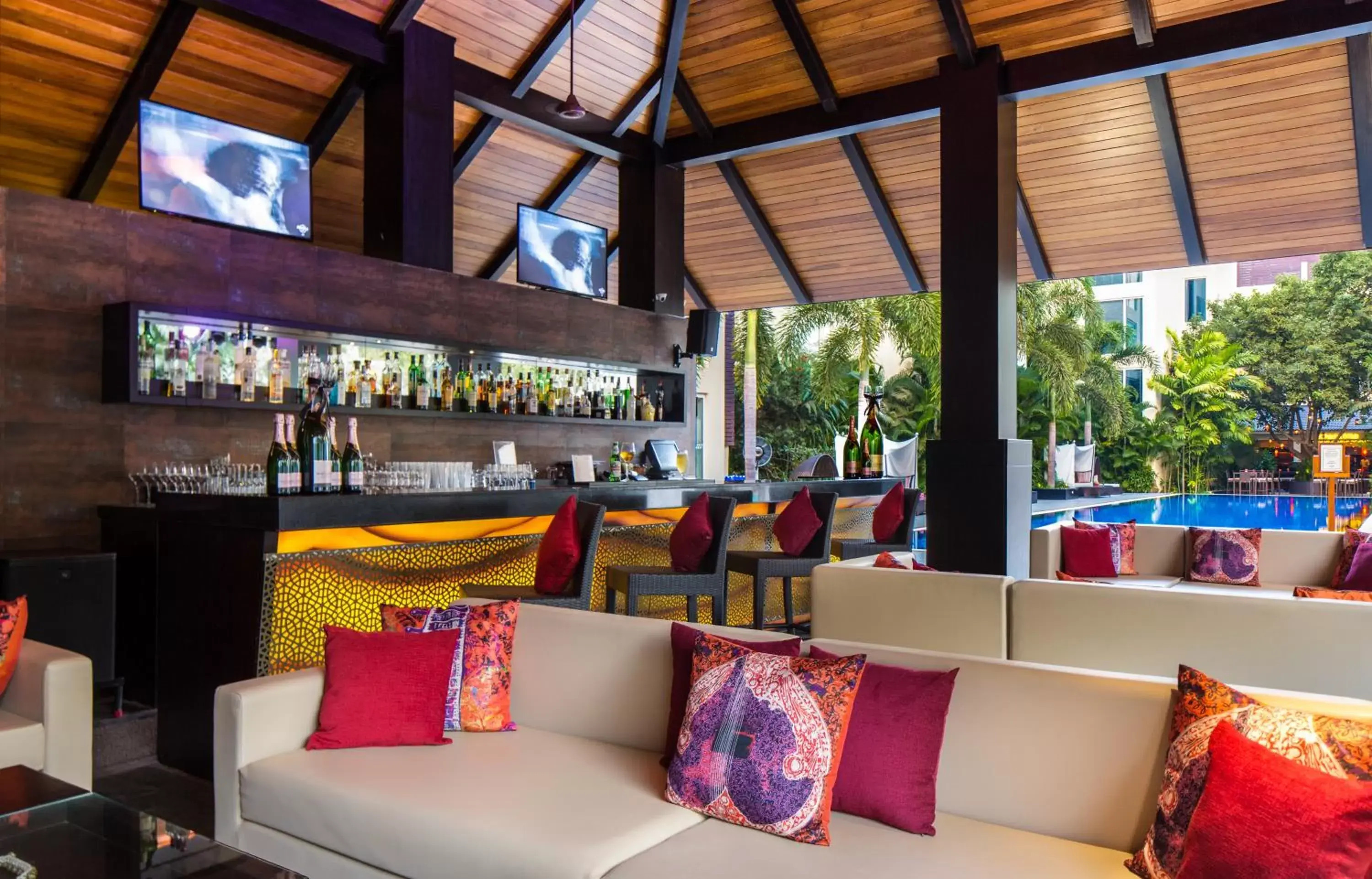 Lounge or bar, Restaurant/Places to Eat in Hard Rock Hotel Goa