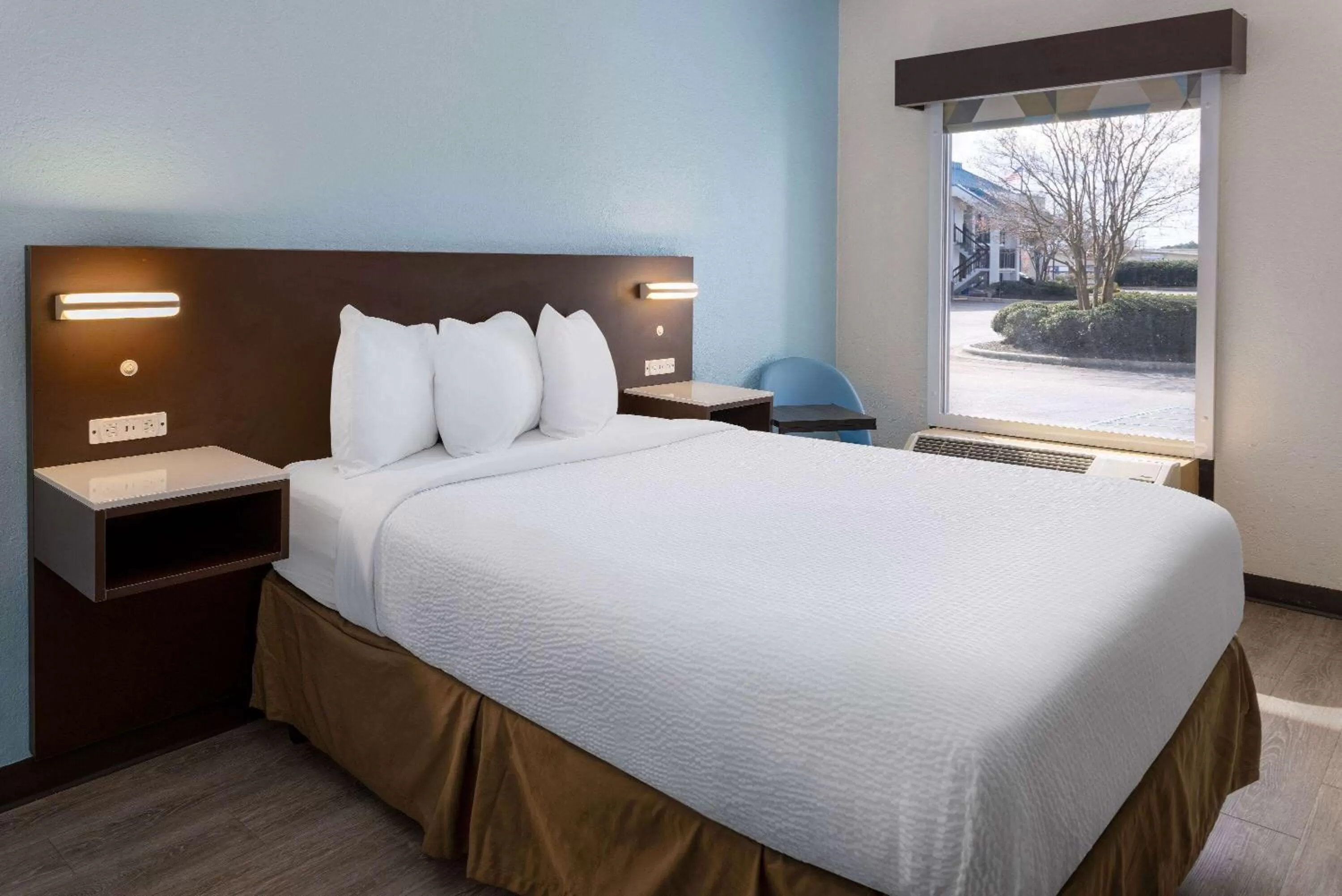 Photo of the whole room, Bed in Baymont by Wyndham Camp Lejeune