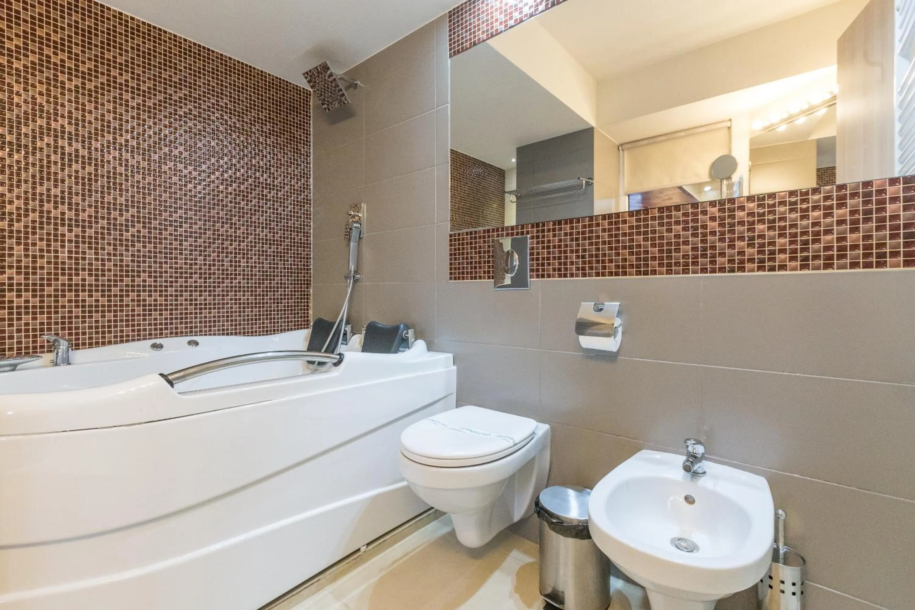 Bathroom in Bacolux Craiovita, Craiova