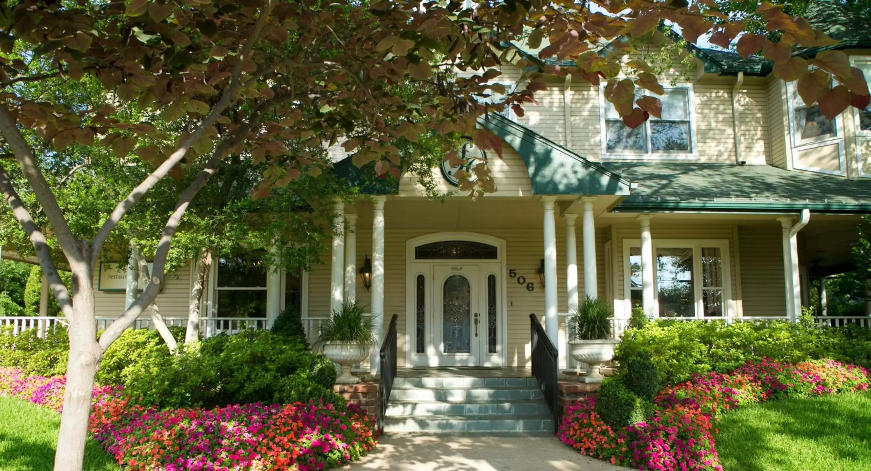 Facade/entrance, Property Building in The Sanford House Inn & Spa