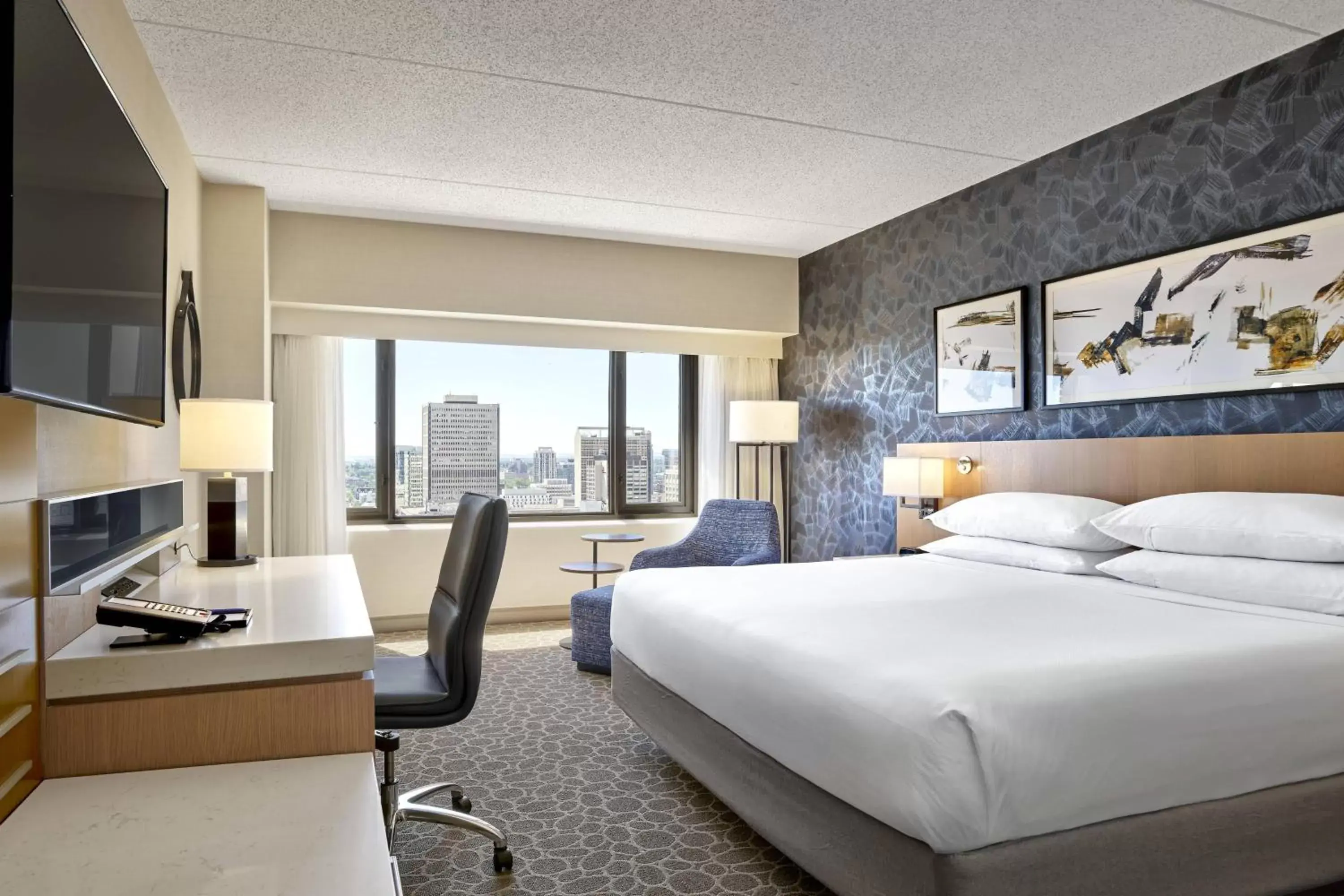 Photo of the whole room in Delta Hotels Calgary Downtown