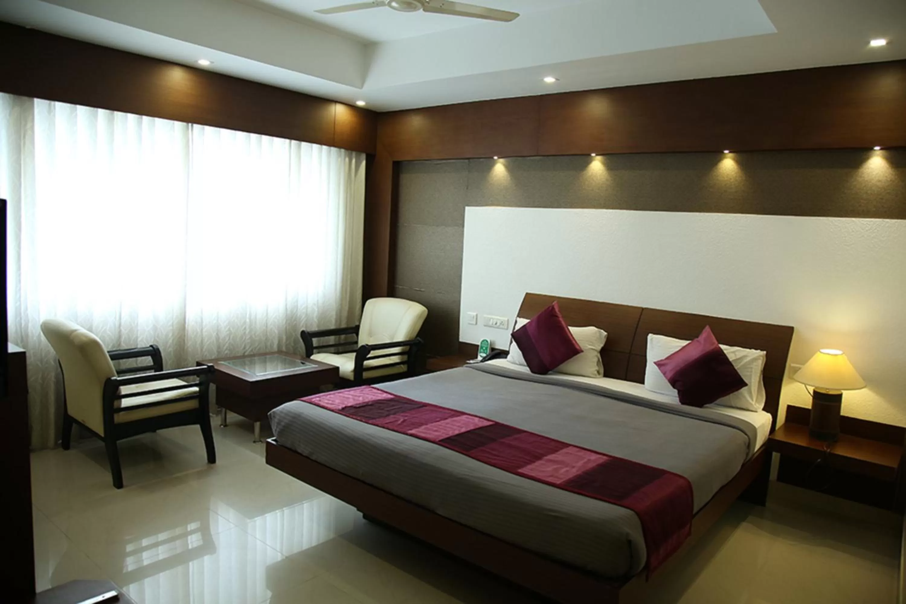 Bedroom in Royal Omars