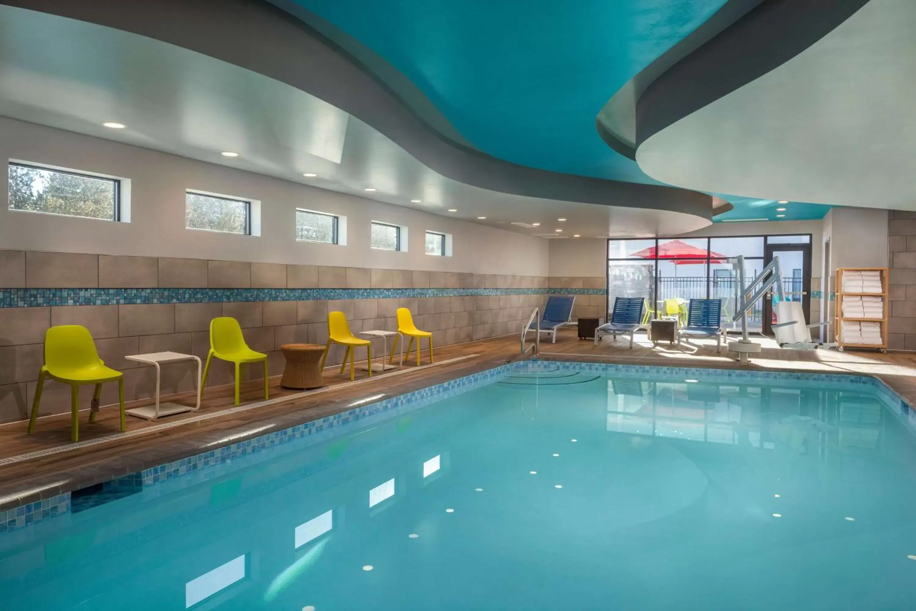 Pool view, Swimming Pool in Home2 Suites By Hilton Bend, Or