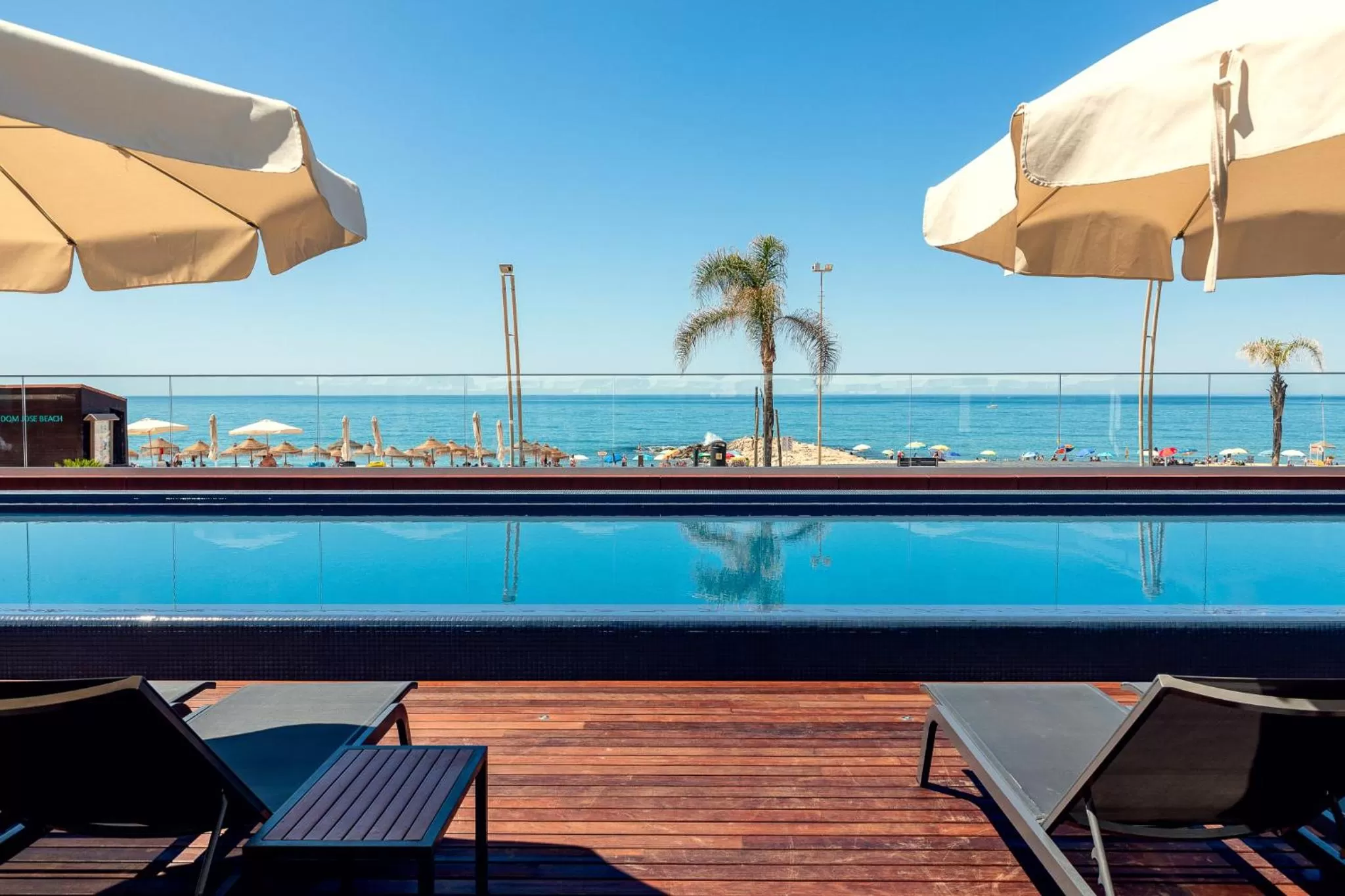 Swimming pool in Dom Jose Beach Hotel (Plus)