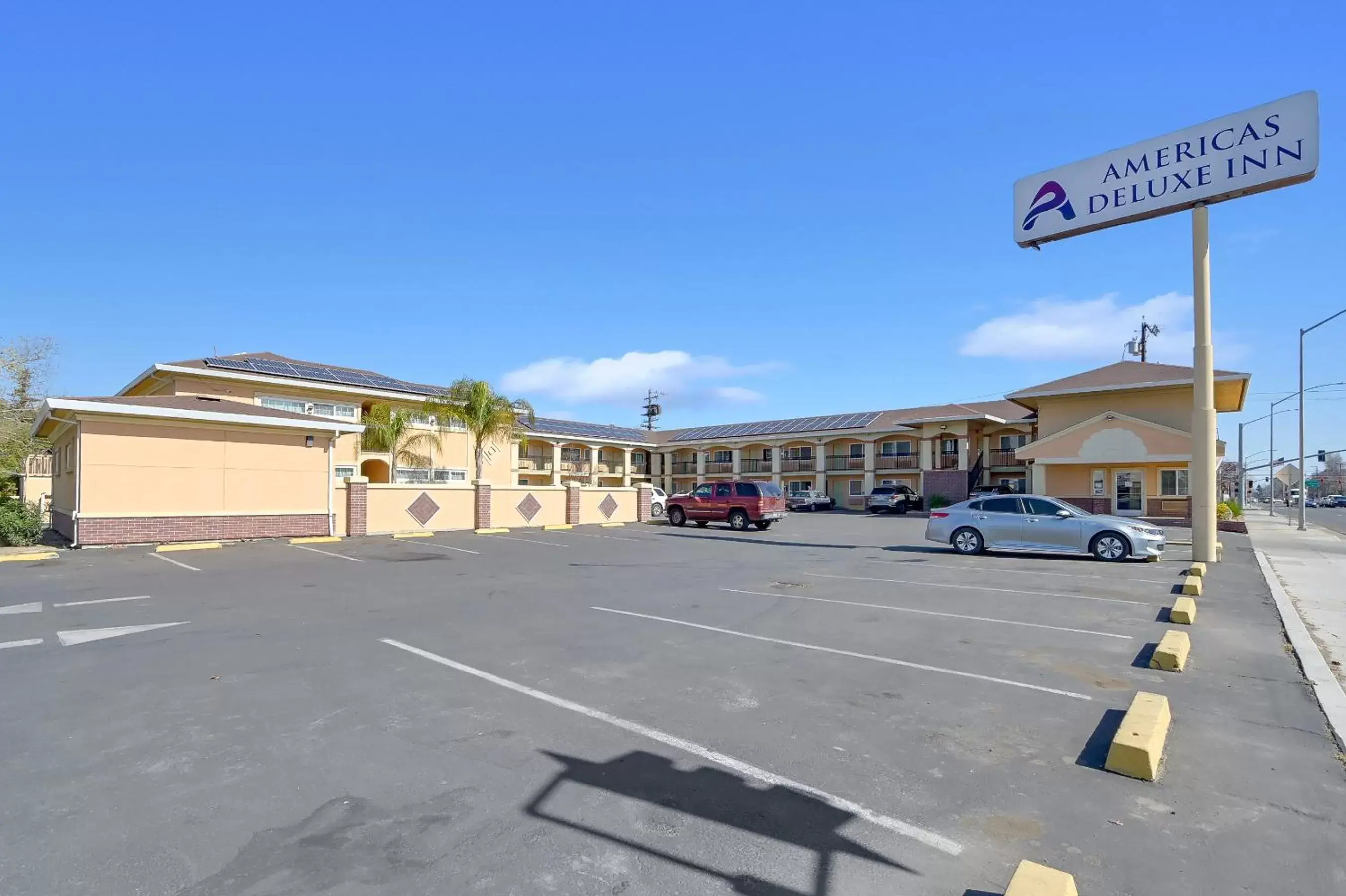 Property building in Americas Deluxe Inn- Marysville