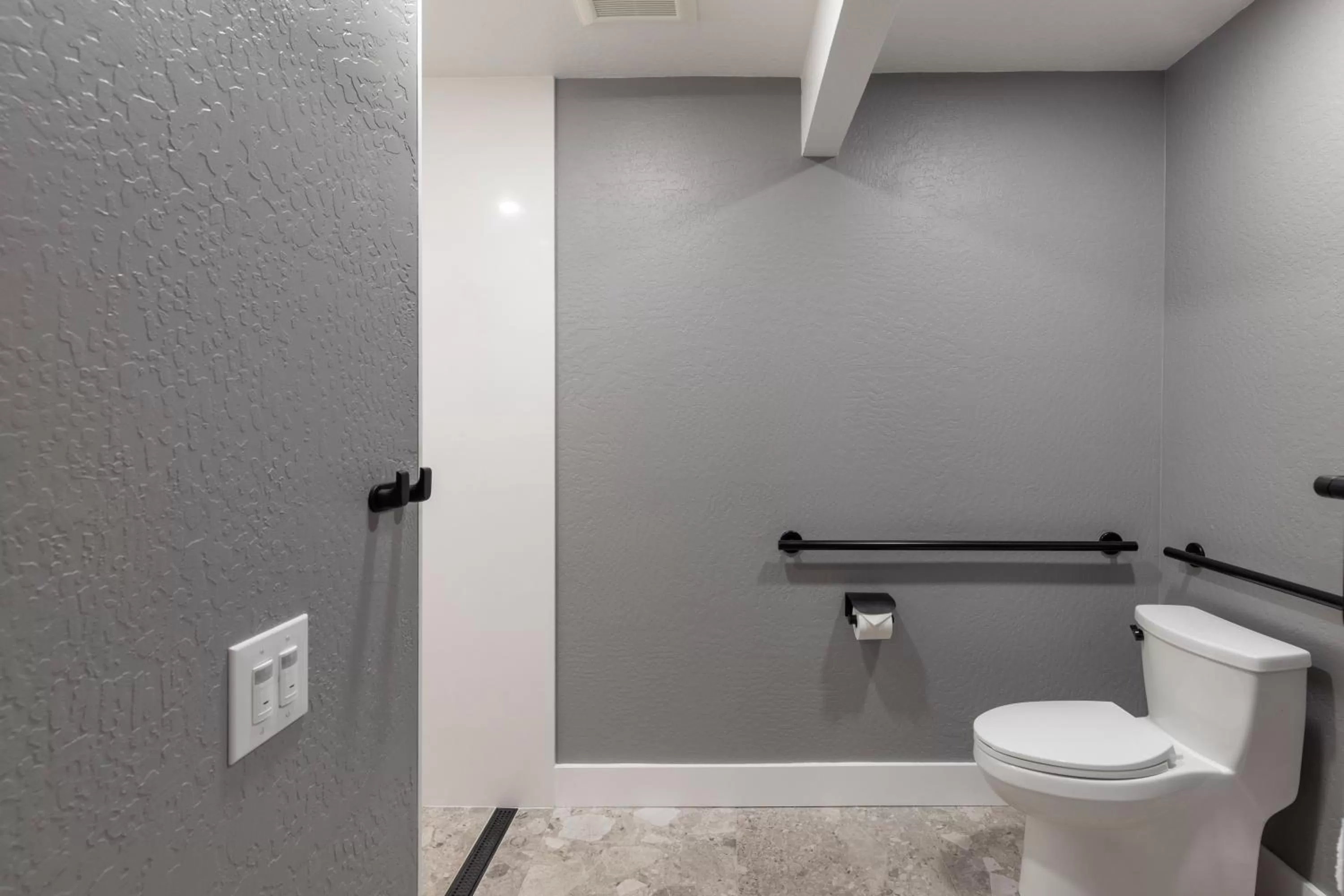 Toilet in Hotel Lumberjack - Sonora