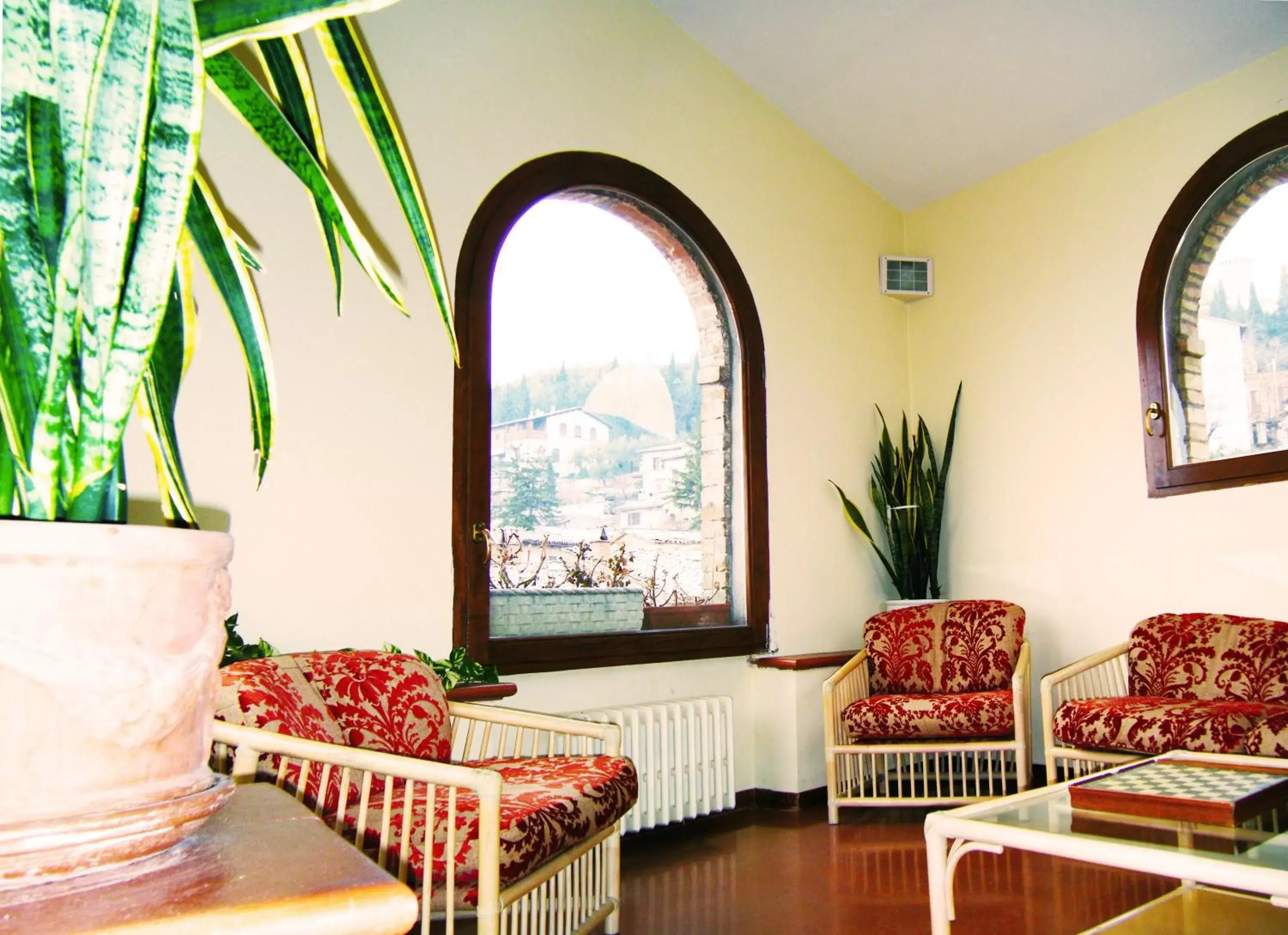 Communal lounge/ TV room, Seating Area in Hotel Trattoria Pallotta