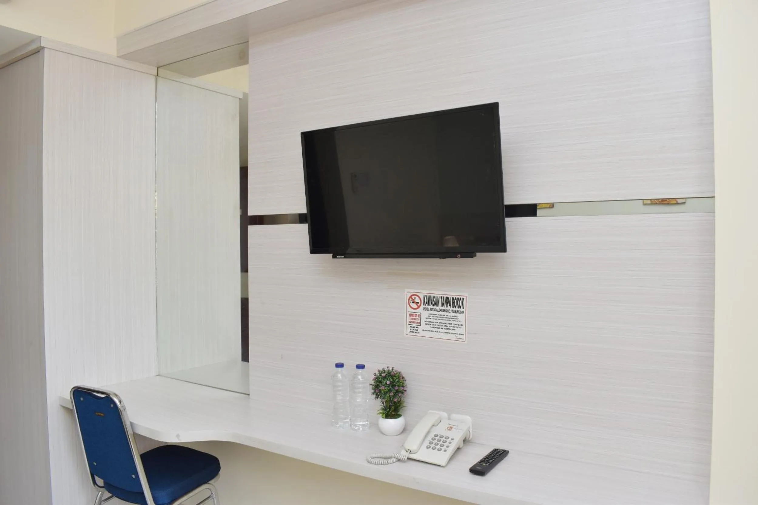 TV and multimedia in Homestay 82 Syariah Palembang