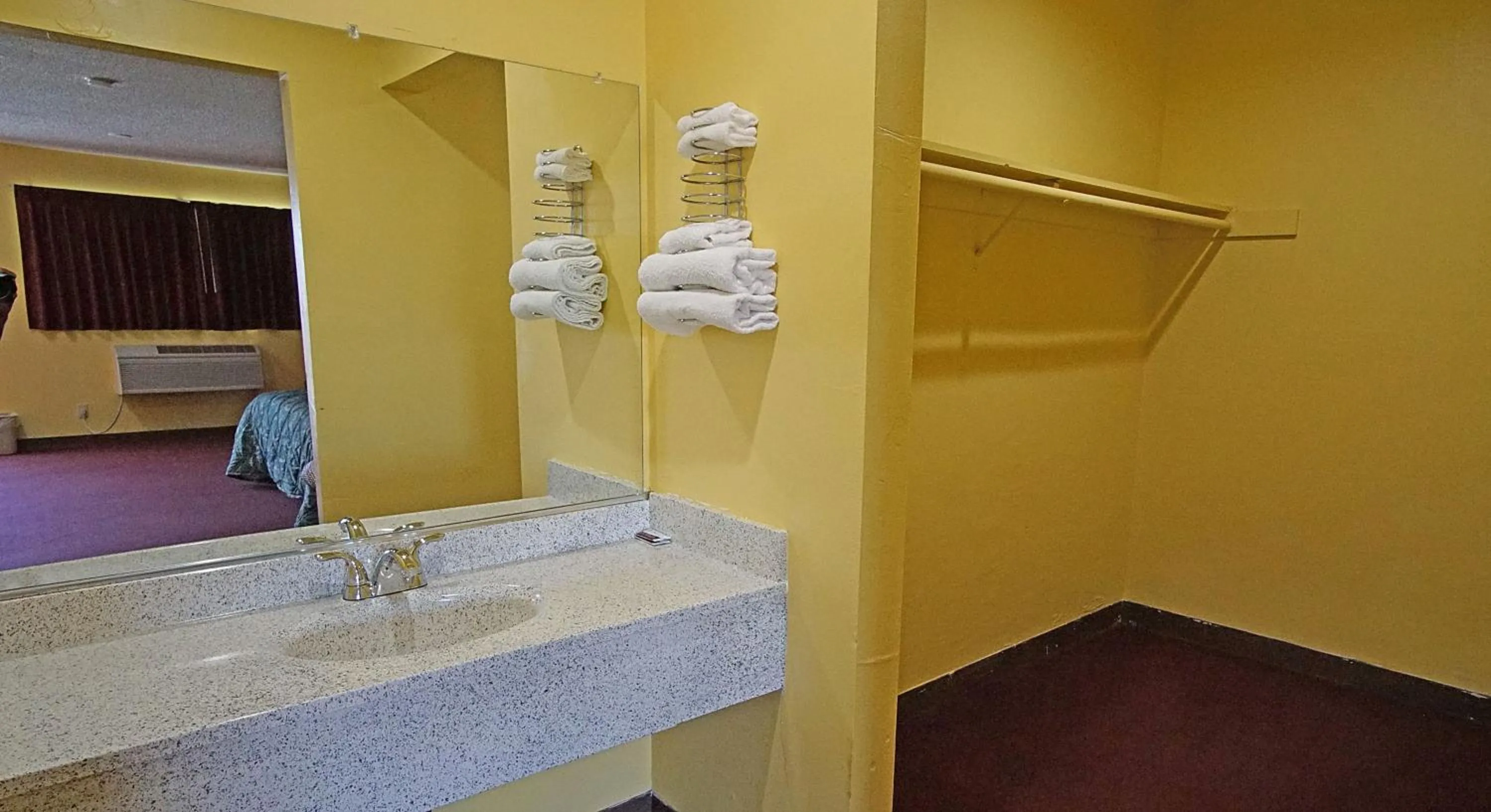 Los Angeles Inn & Suites - LAX