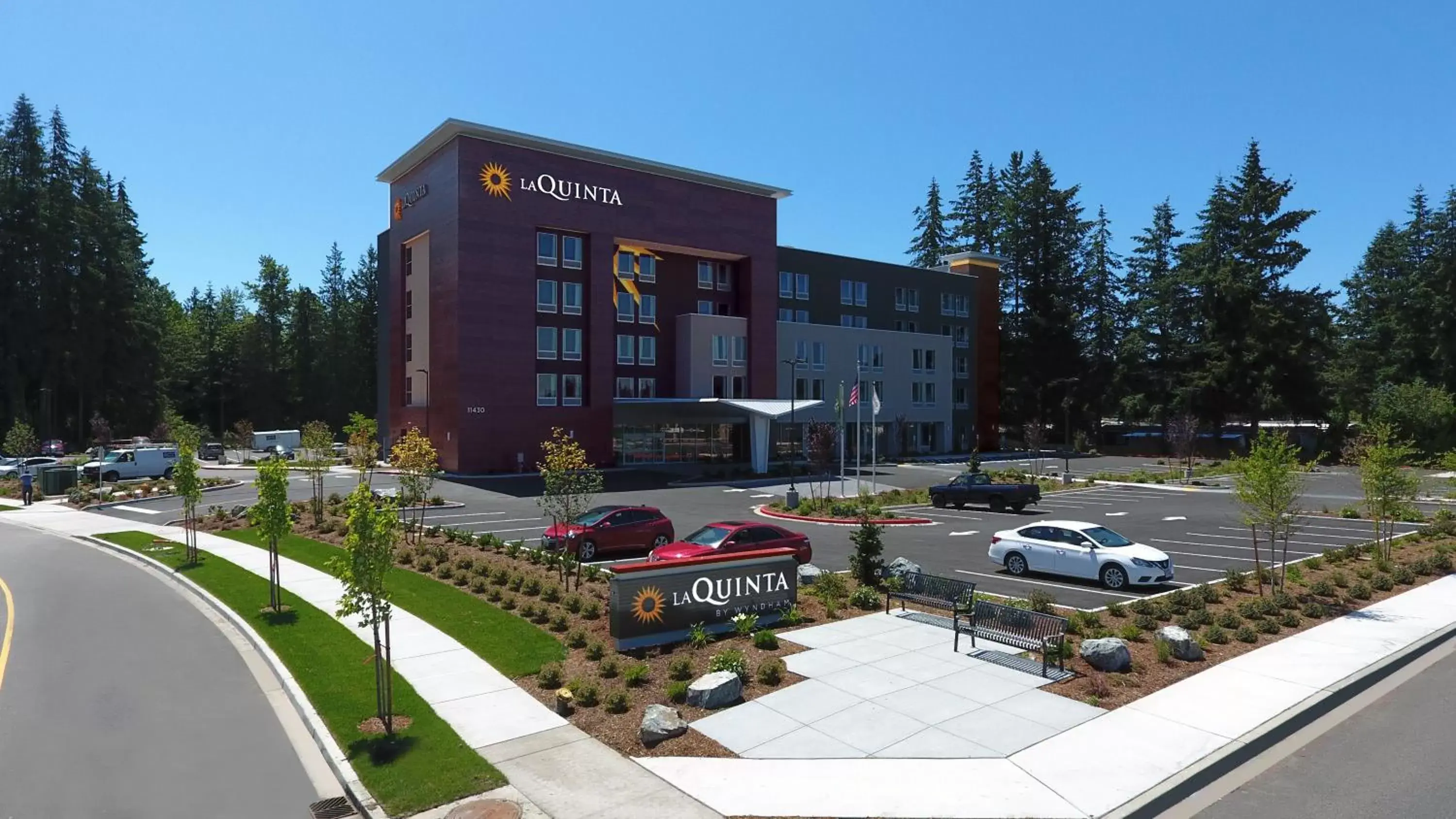 Facade/entrance, Property Building in La Quinta Inn & Suites by Wyndham Marysville