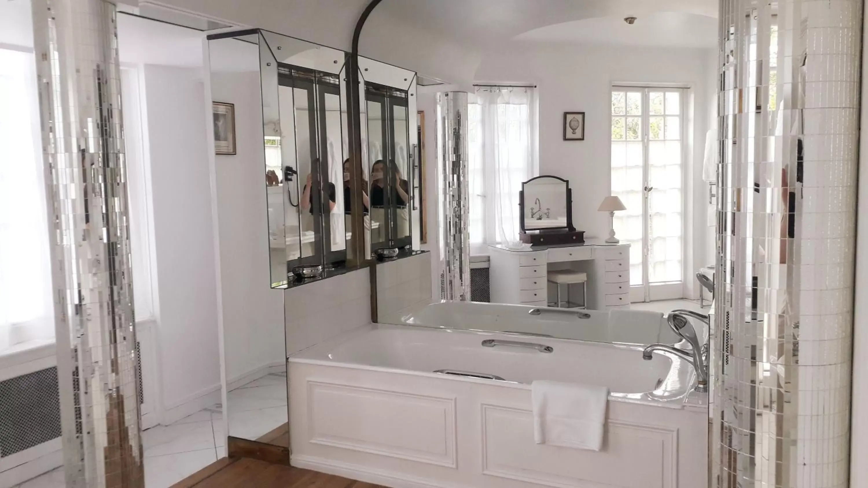 Bathroom in Chateau De Montreuil