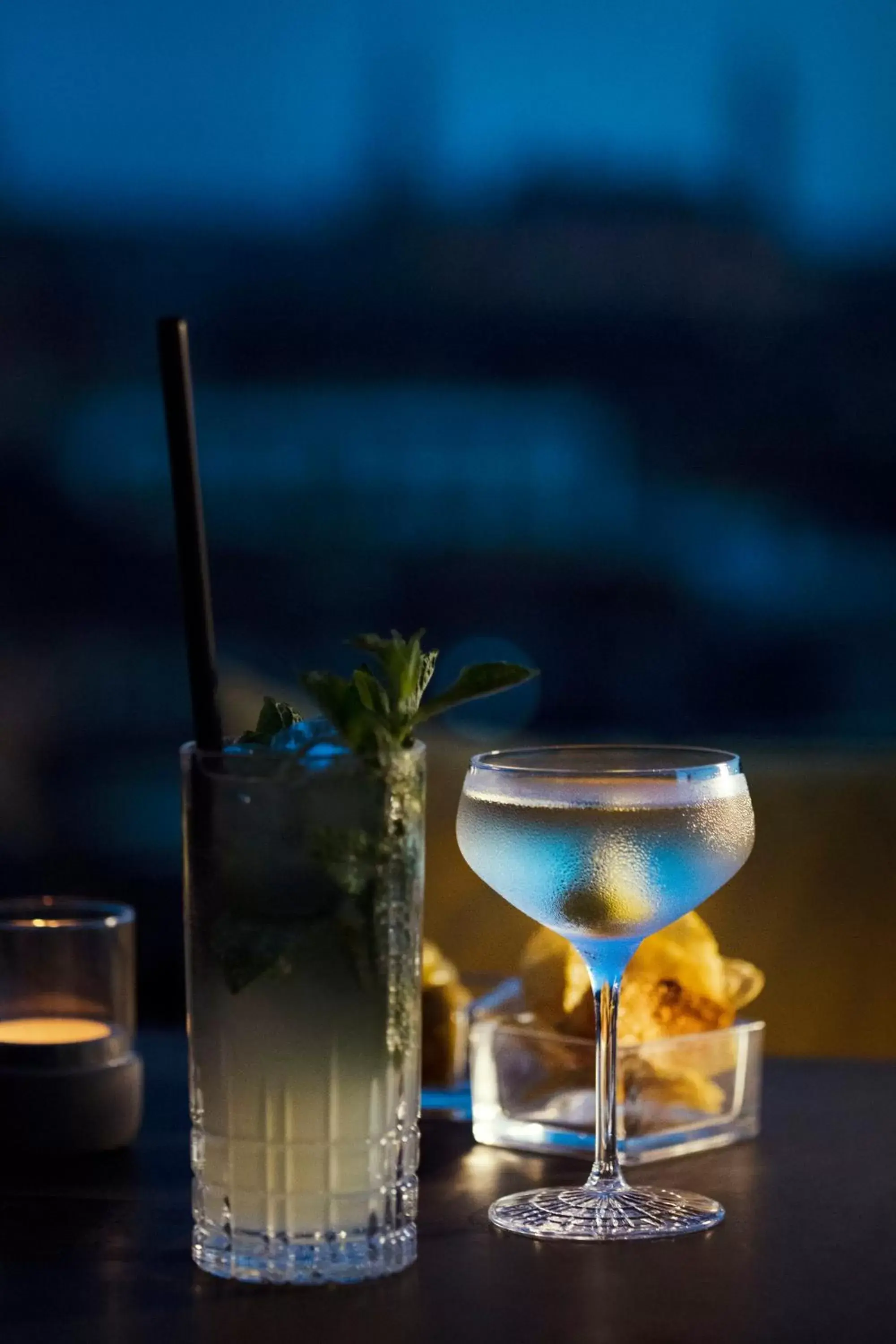 Lounge or bar, Drinks in INNSiDE by Meliá Aachen