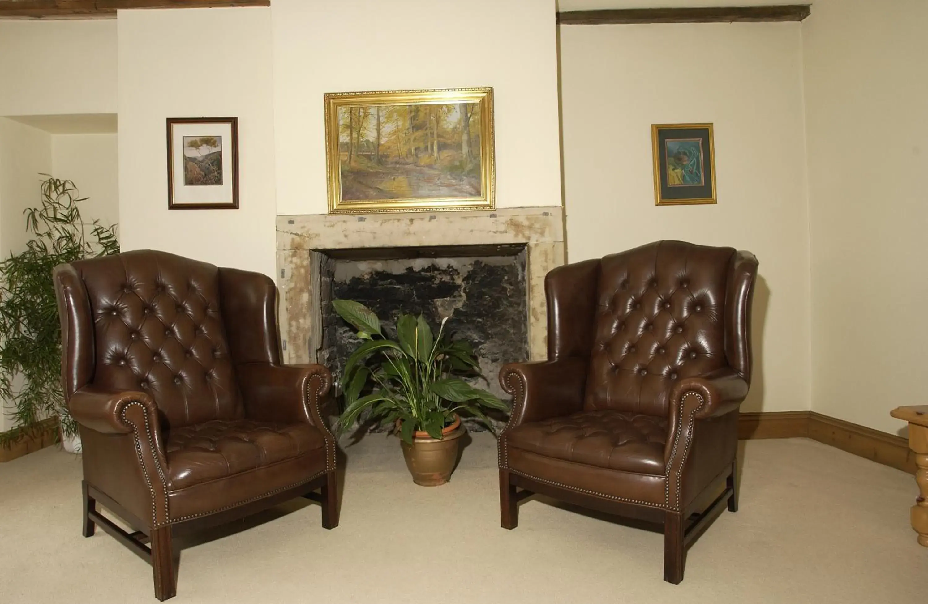 Seating area, Lobby/Reception in Centre Of Britain Hotel