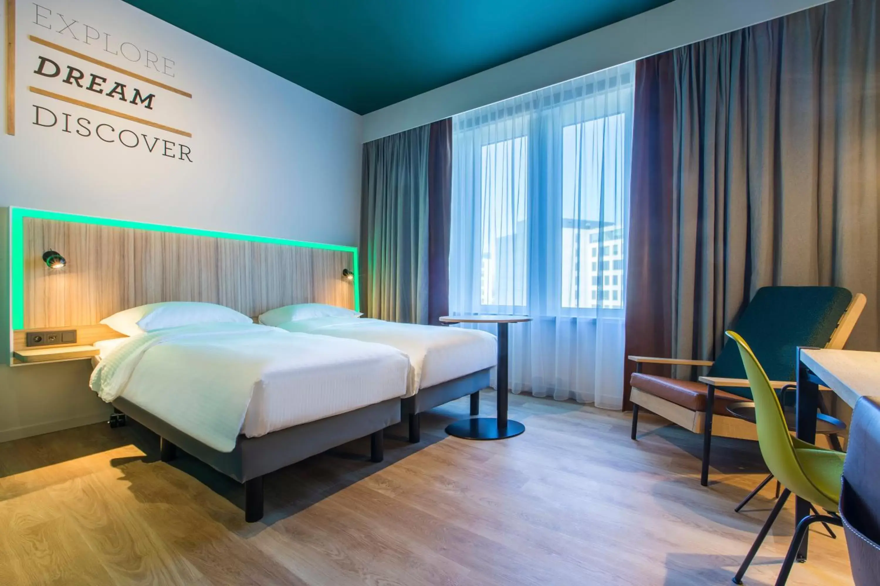 Photo of the whole room, Bed in Park Inn By Radisson Brussels Airport